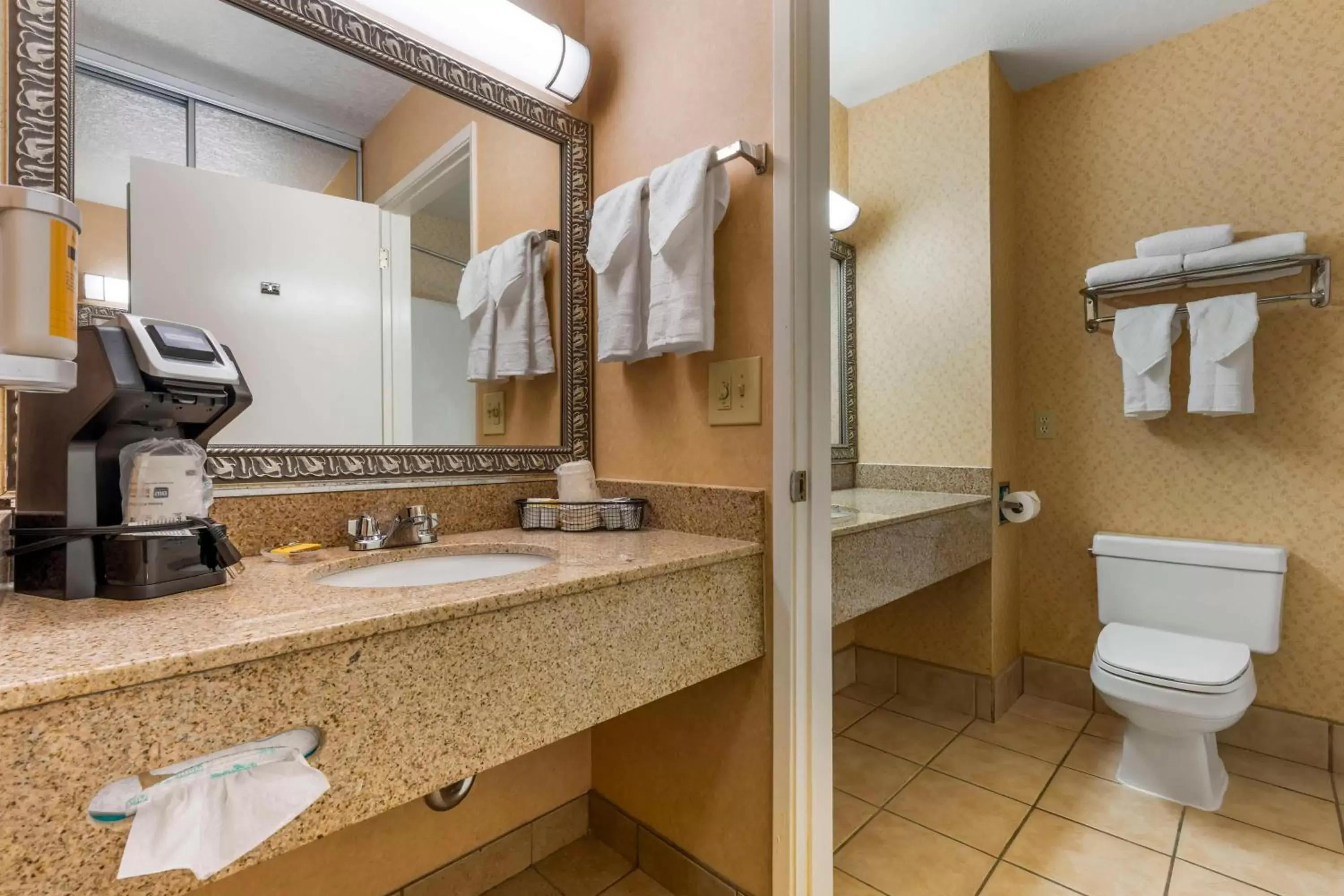 Bedroom, Bathroom in Best Western Plus Placerville Inn