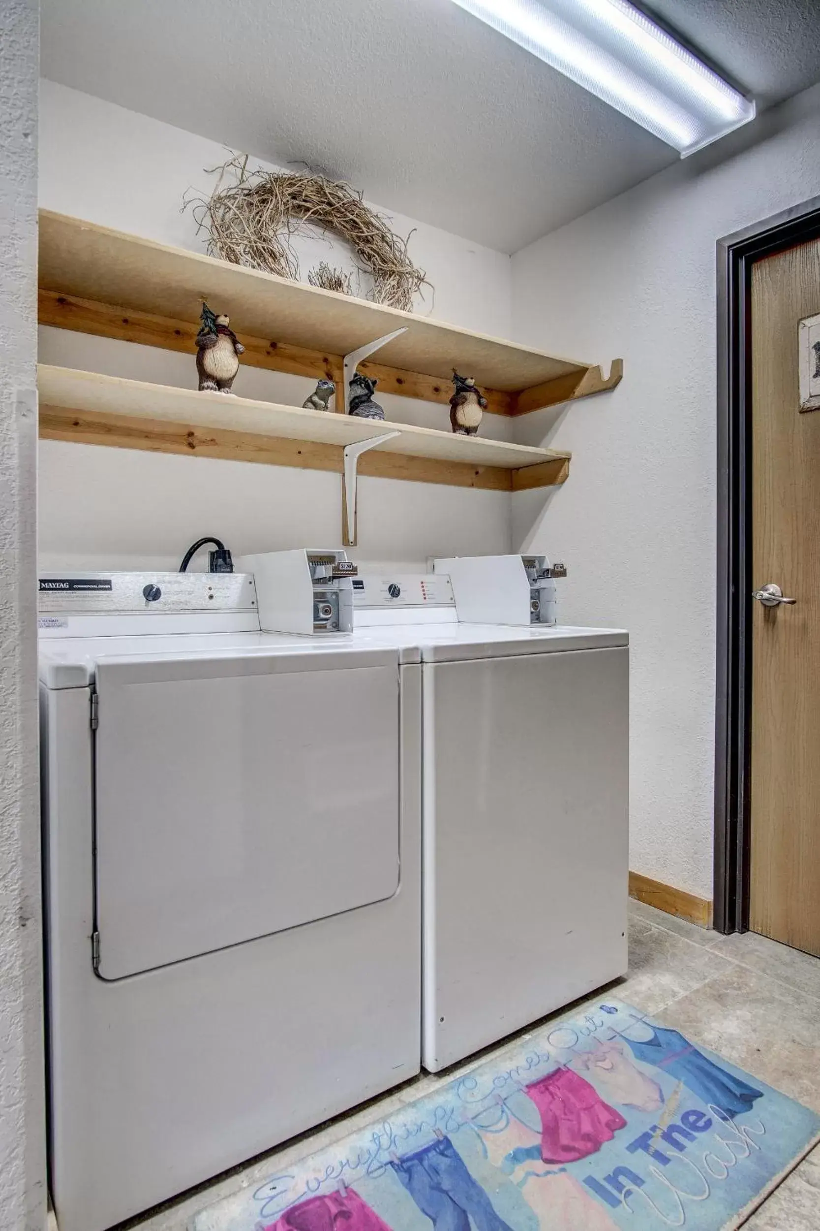 Kitchen/Kitchenette in Booneslick Lodge - Neosho