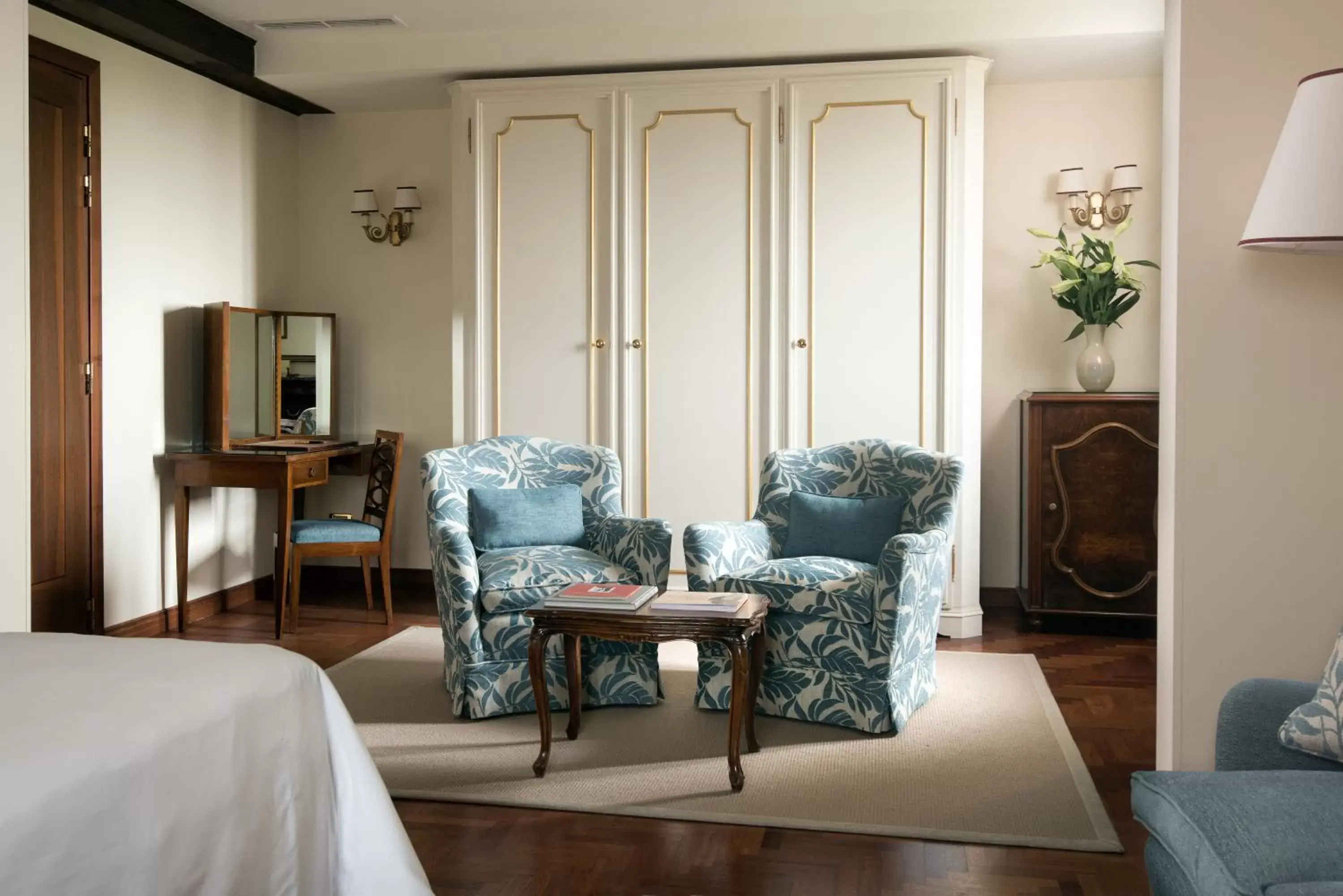 Living room, Seating Area in Hotel Villa Cipriani