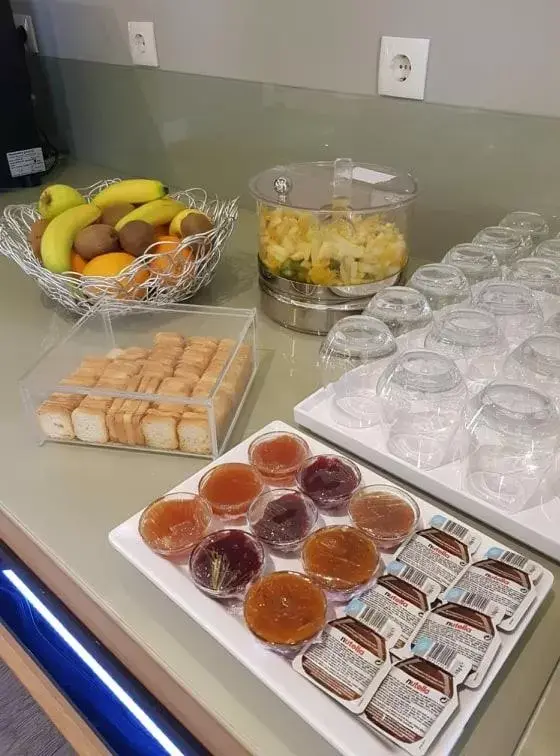 Buffet breakfast, Food in Hotel Brazão