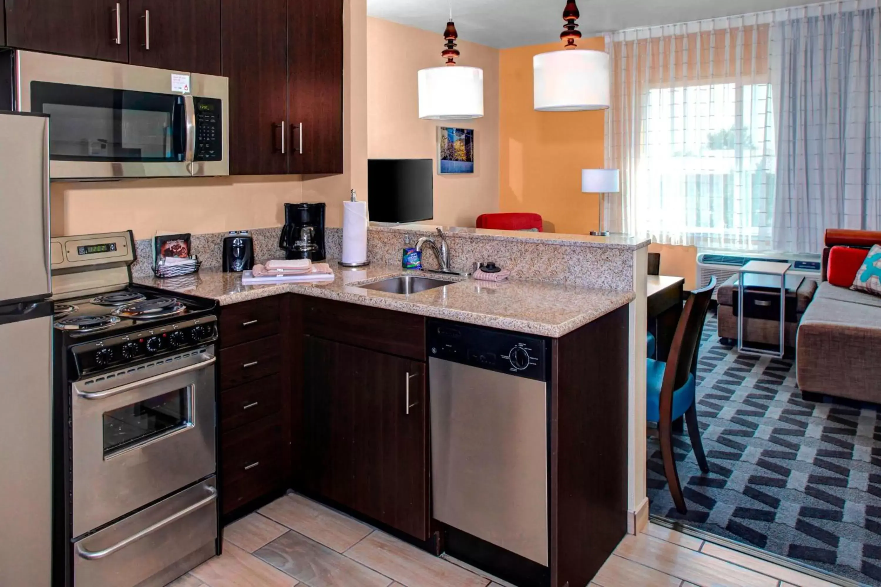 Kitchen or kitchenette, Kitchen/Kitchenette in TownePlace Suites by Marriott Bakersfield West