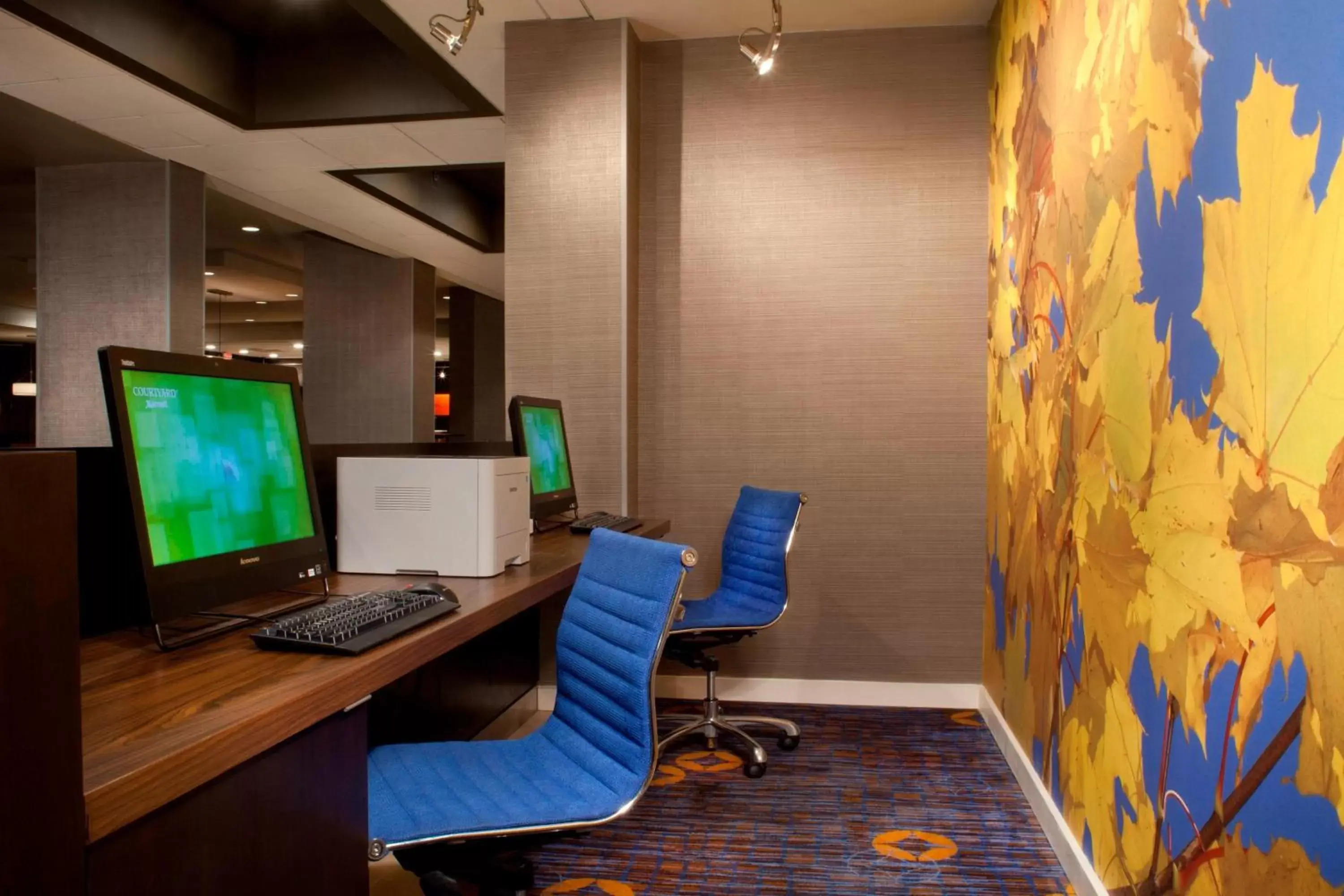 Business facilities in Courtyard by Marriott Bloomington