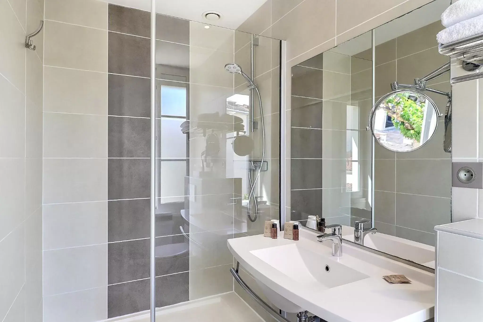 Bathroom in Grand Hôtel des Bains SPA