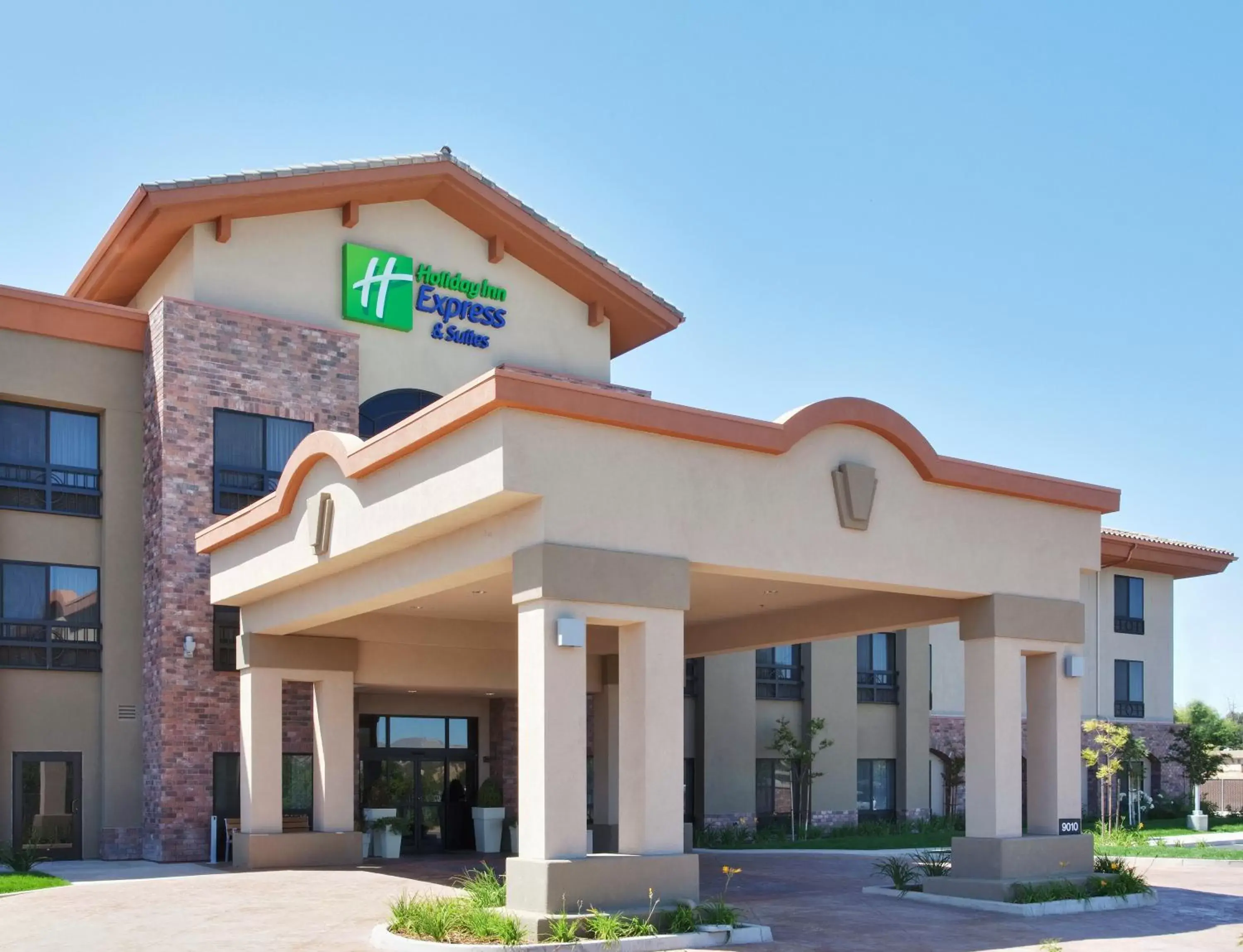 Property Building in Holiday Inn Express Hotel & Suites Atascadero, an IHG Hotel