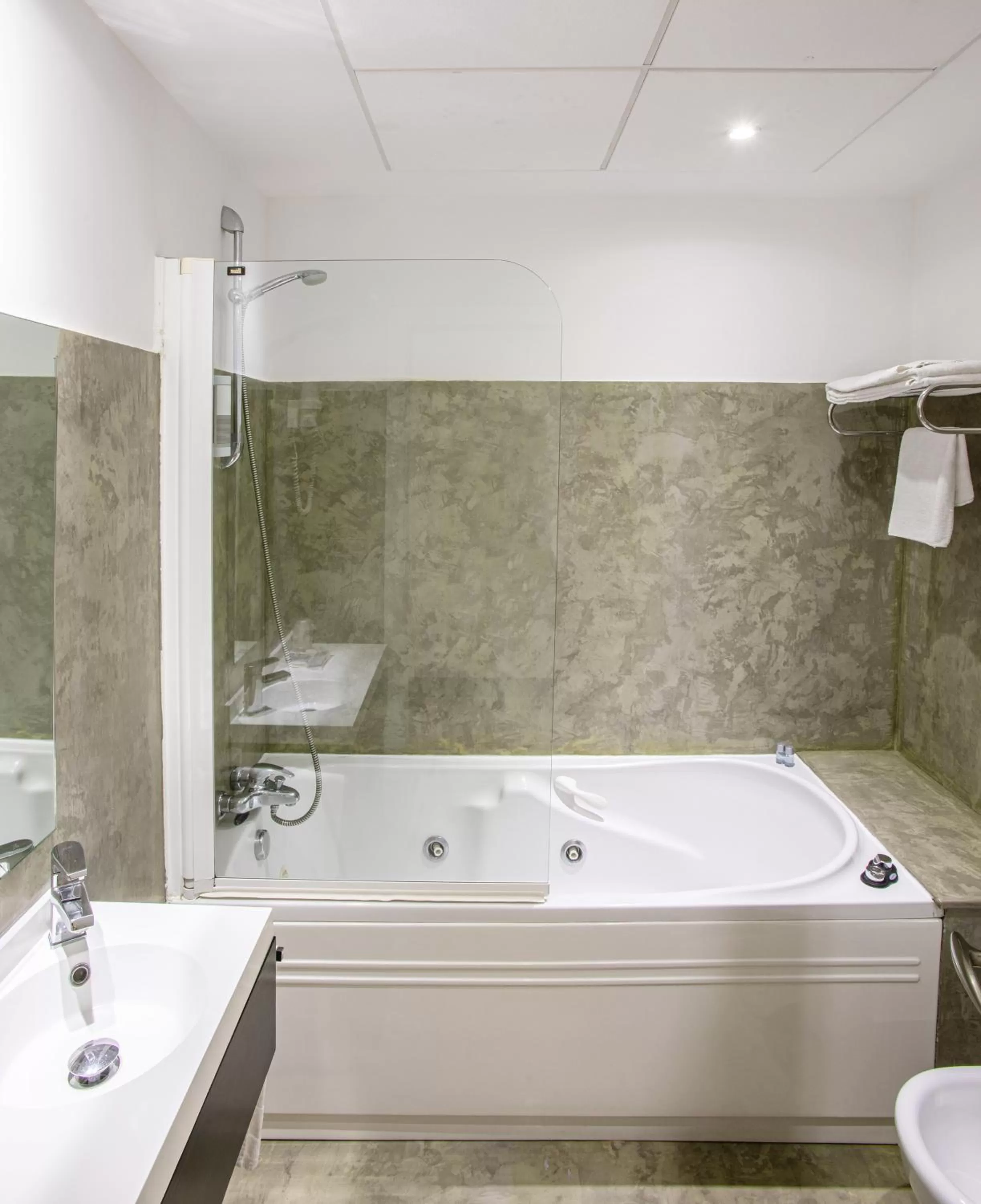 Bathroom in Hotel Pensua Punta del Este