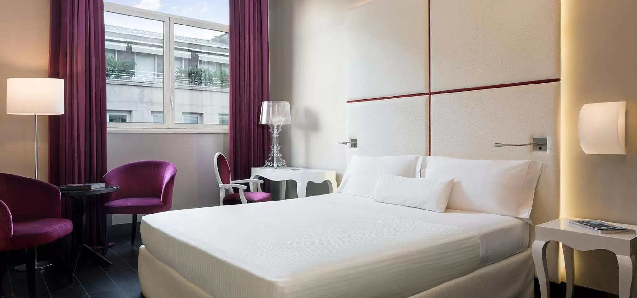 Bed in Sina De La Ville