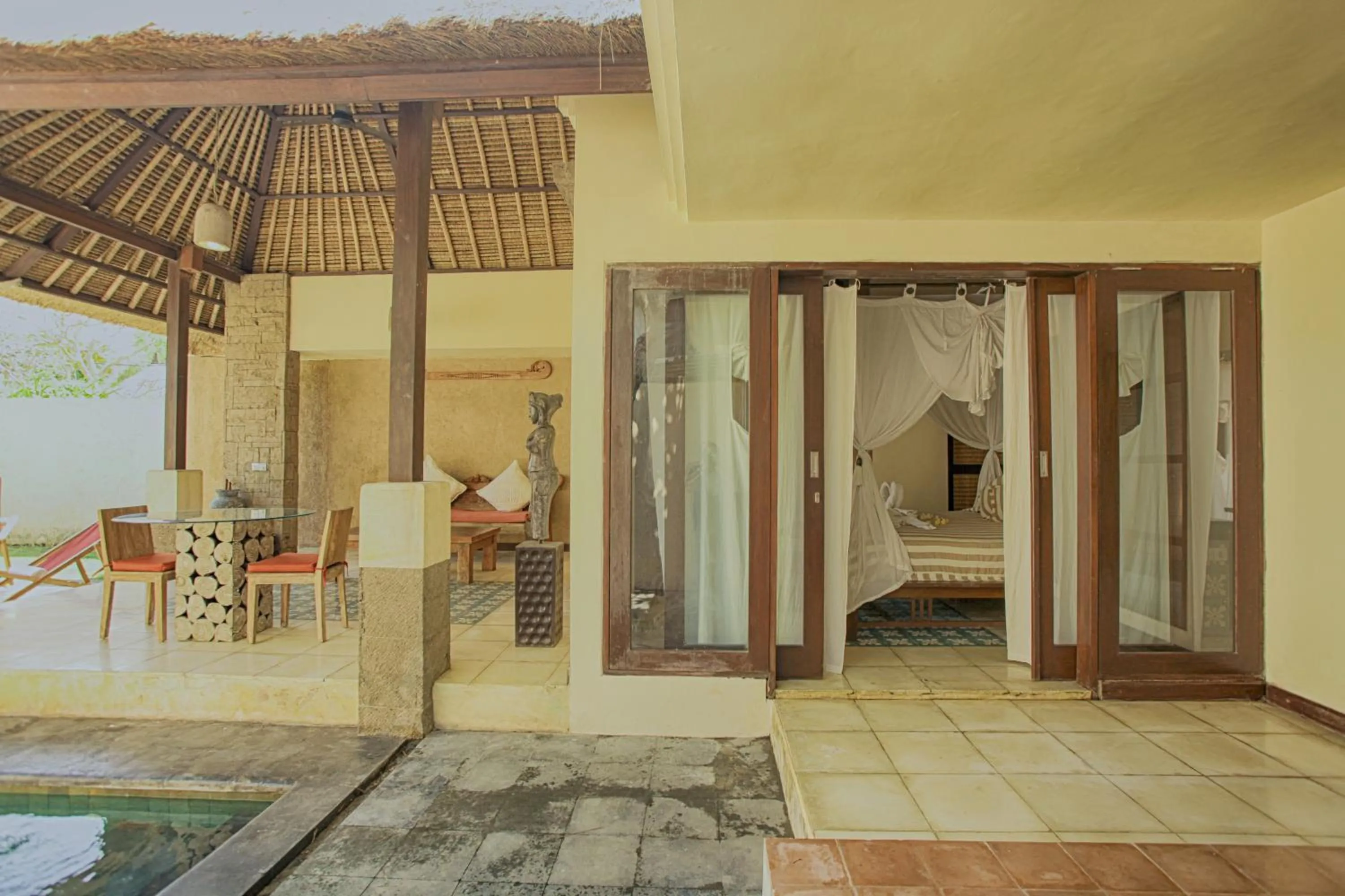Patio in Visakha Sanur by Puri Signatures
