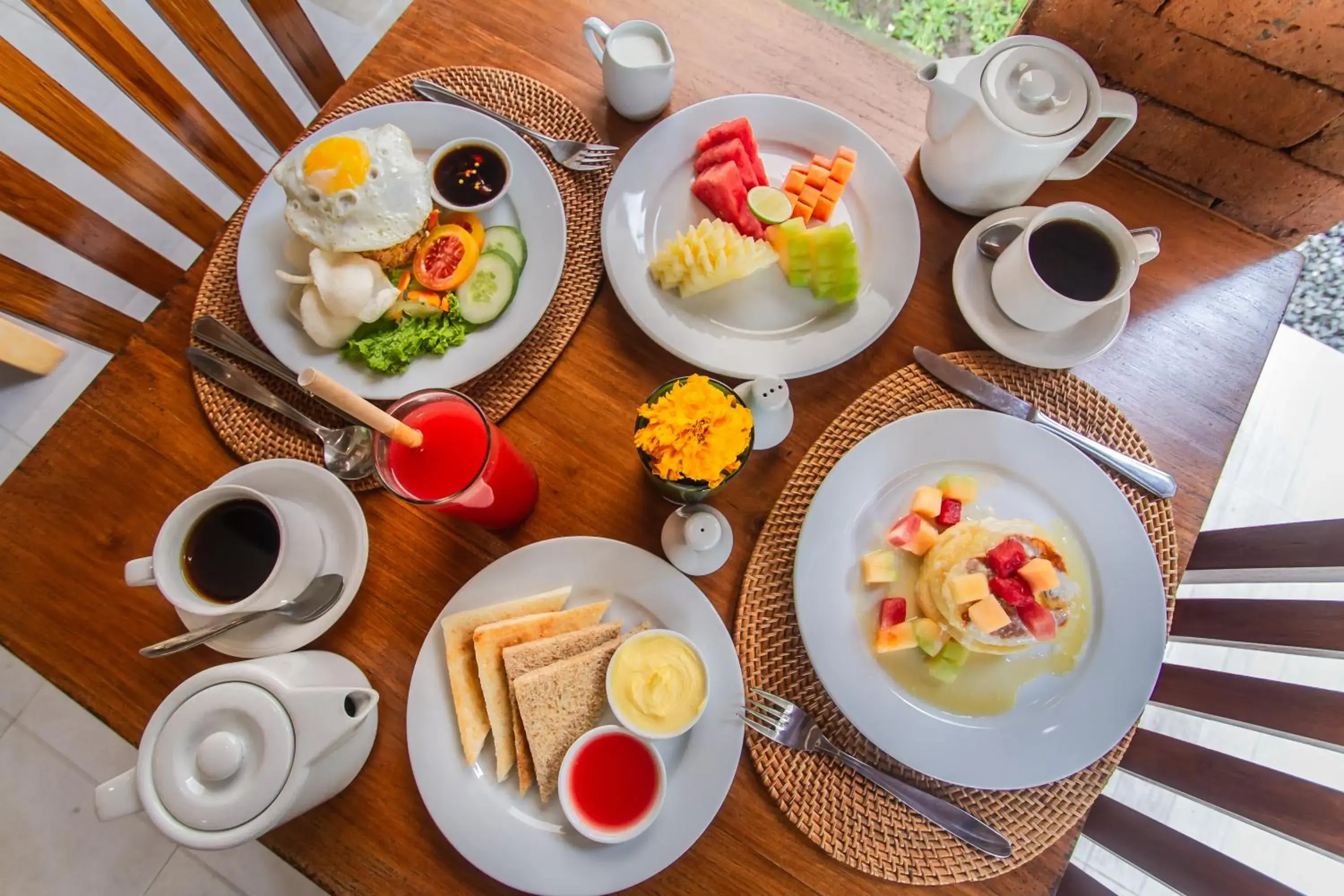 Breakfast in Graha Sandat Villas
