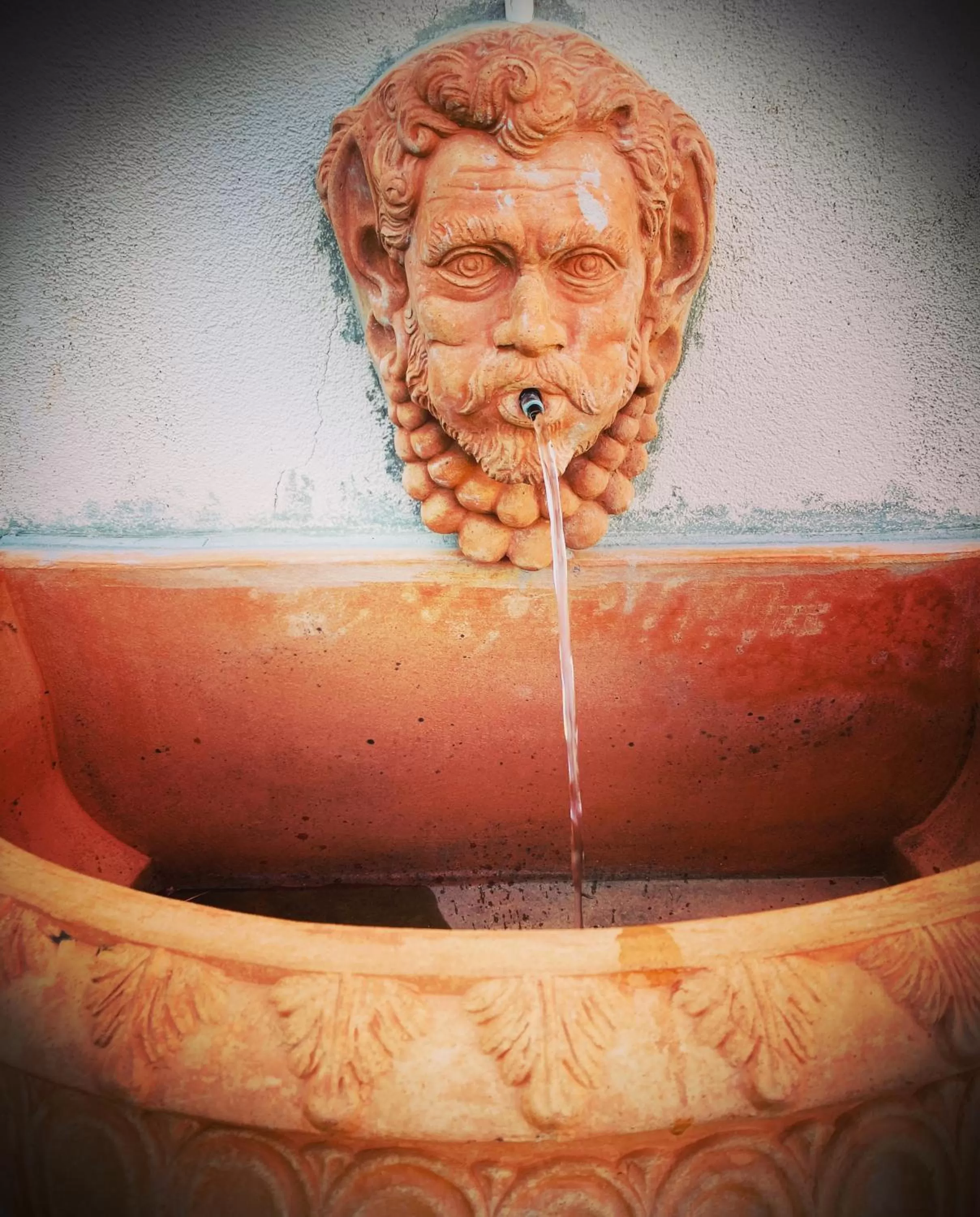 Decorative detail in Villa Scilla e Cariddi