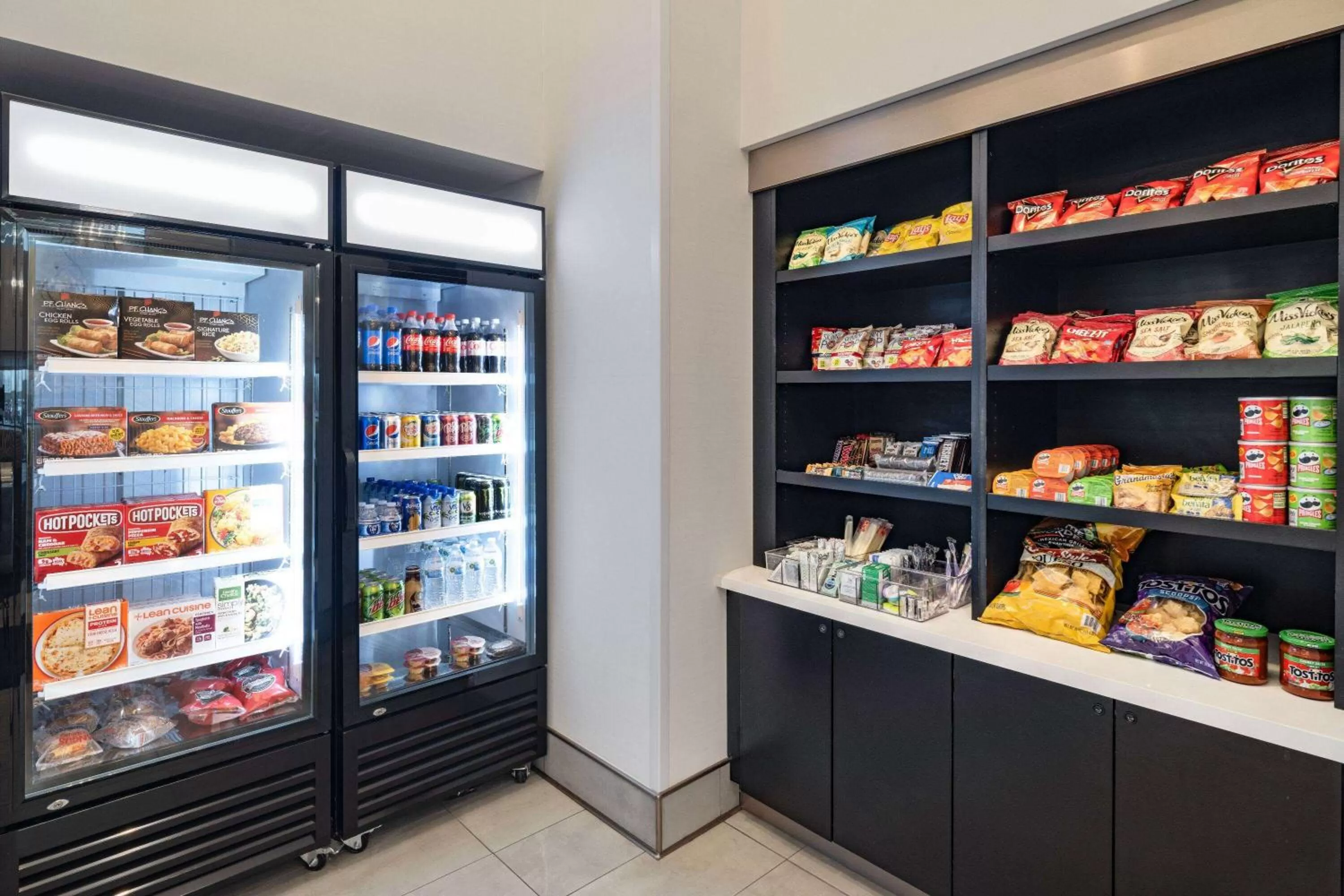 Food and drinks in La Quinta by Wyndham Chicago O'Hare Airport