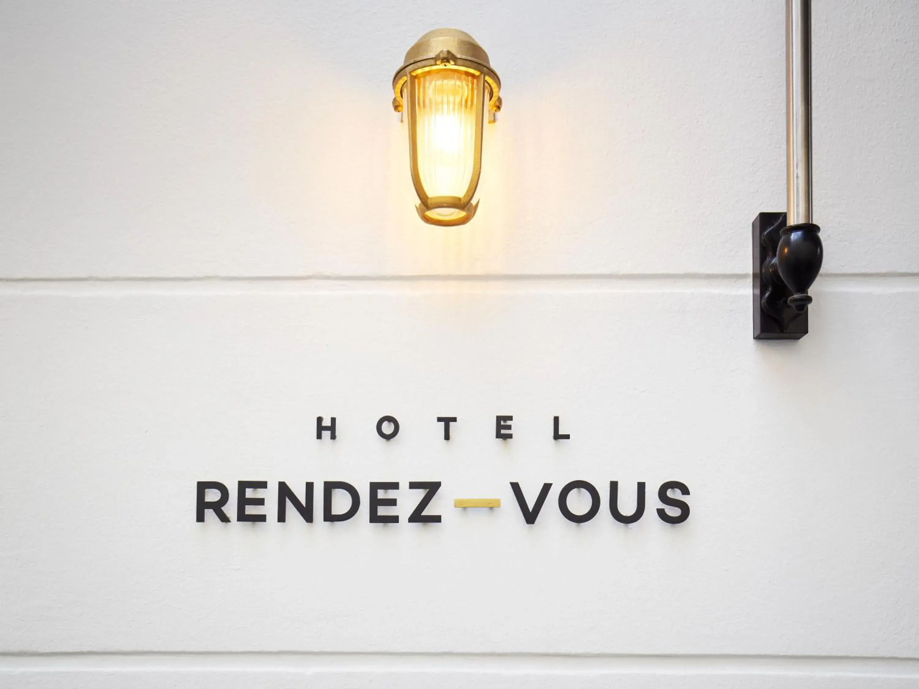 Facade/entrance in Hotel Rendez-Vous Batignolles