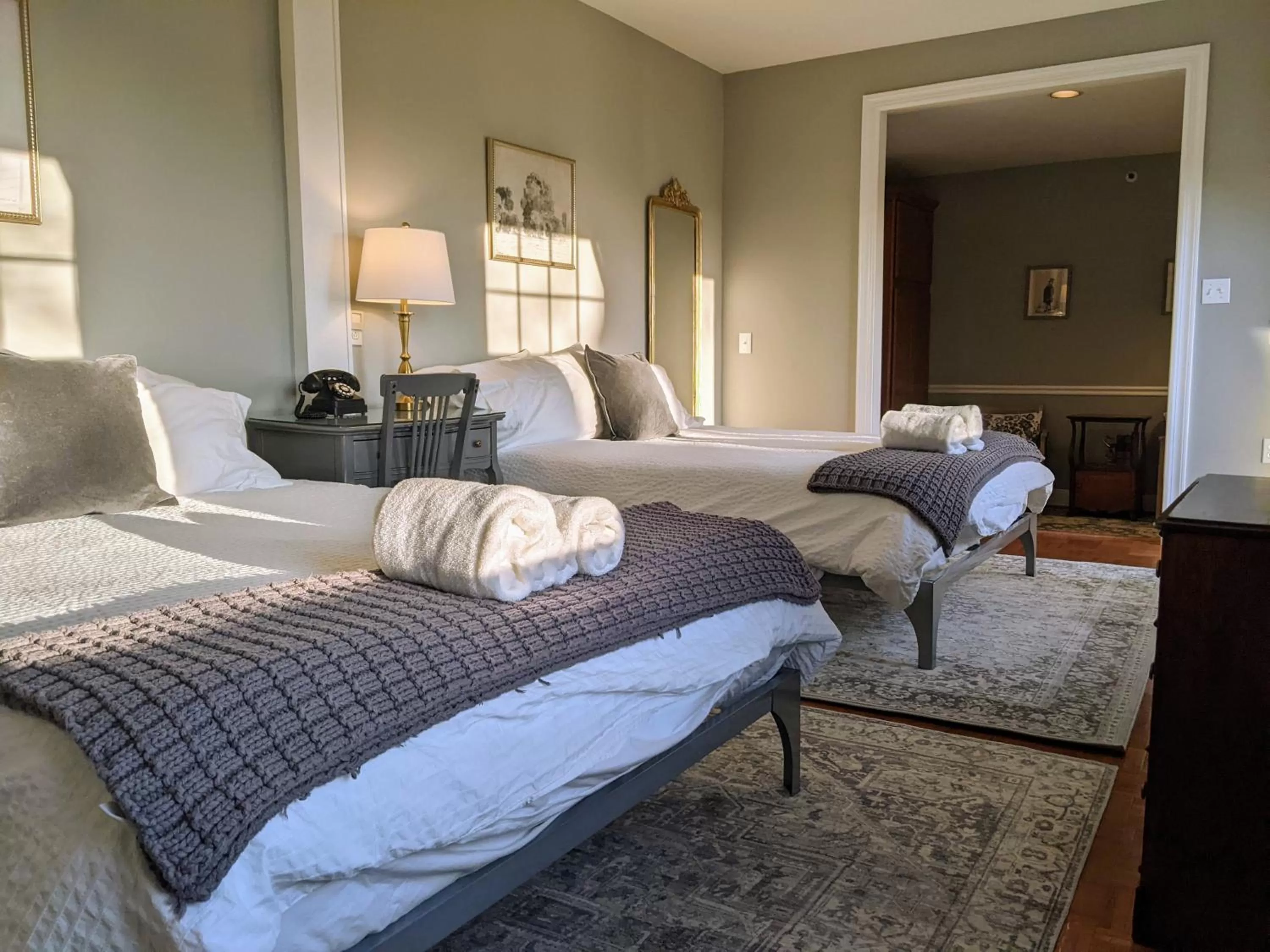 Bed in Stanton House Inn