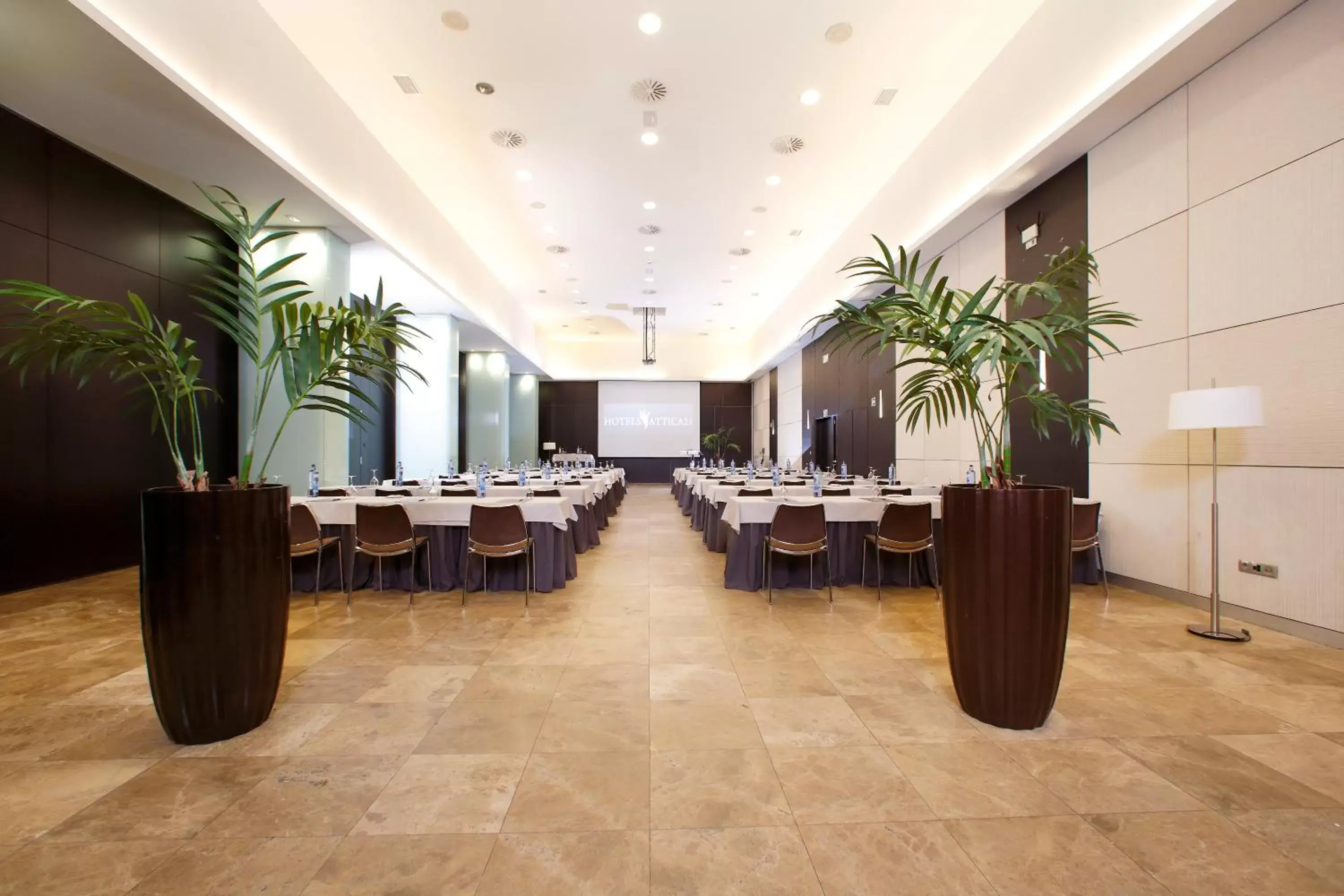 Business facilities, Restaurant/Places to Eat in Attica21 Coruña