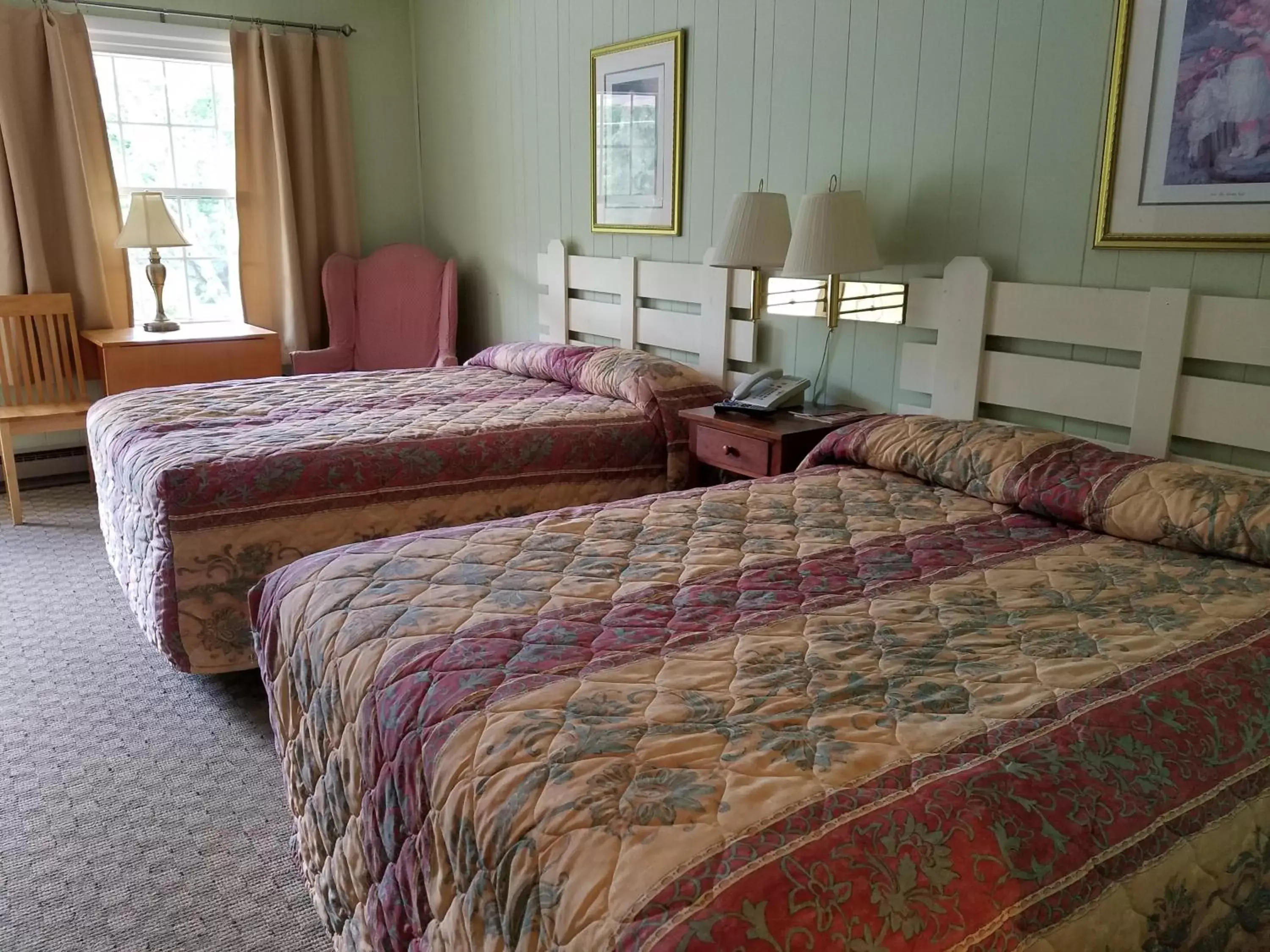 Bed, Room Photo in Roseloe Motel