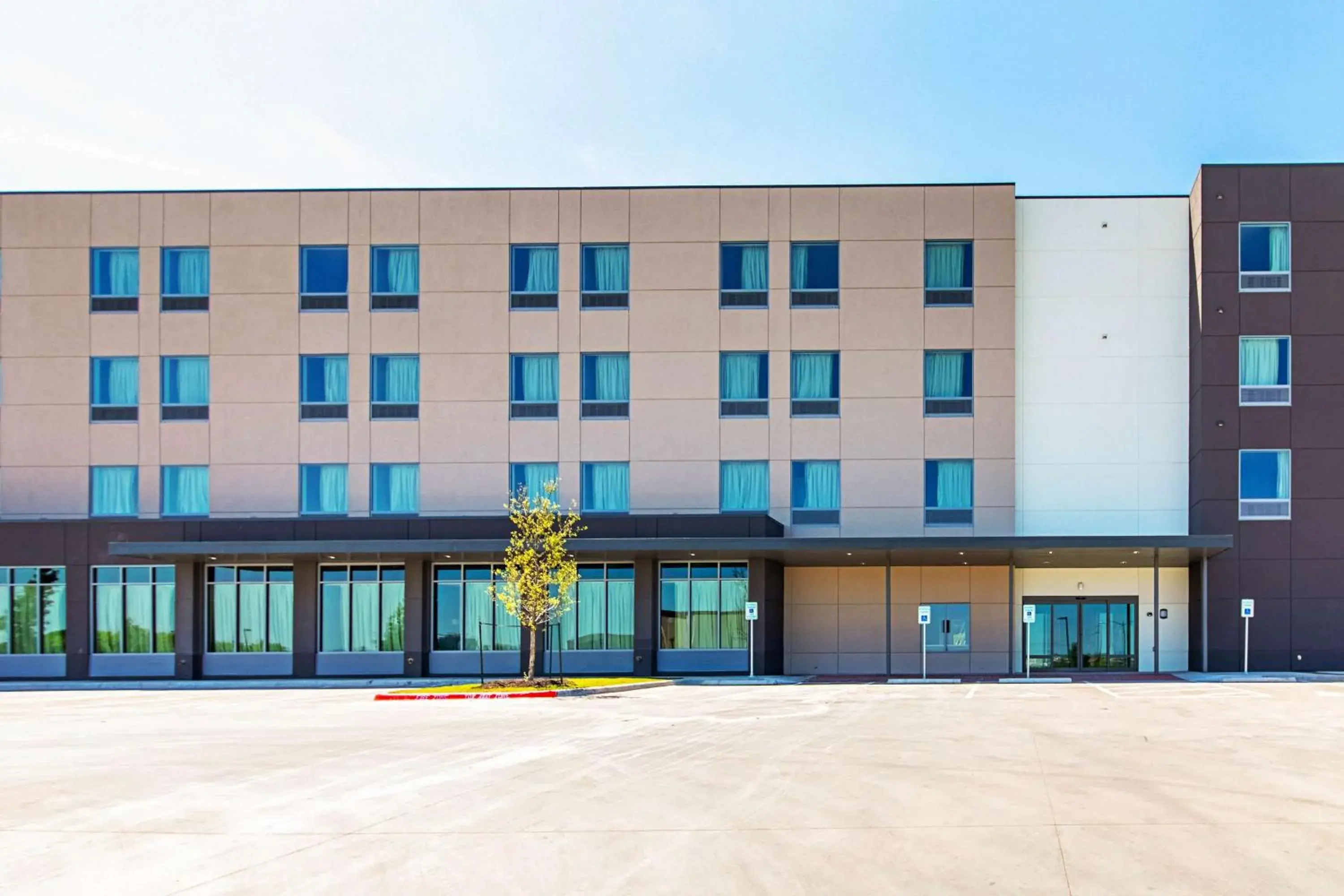 Property building in Motel 6 Austin Airport Property building in Motel 6 Austin Airport