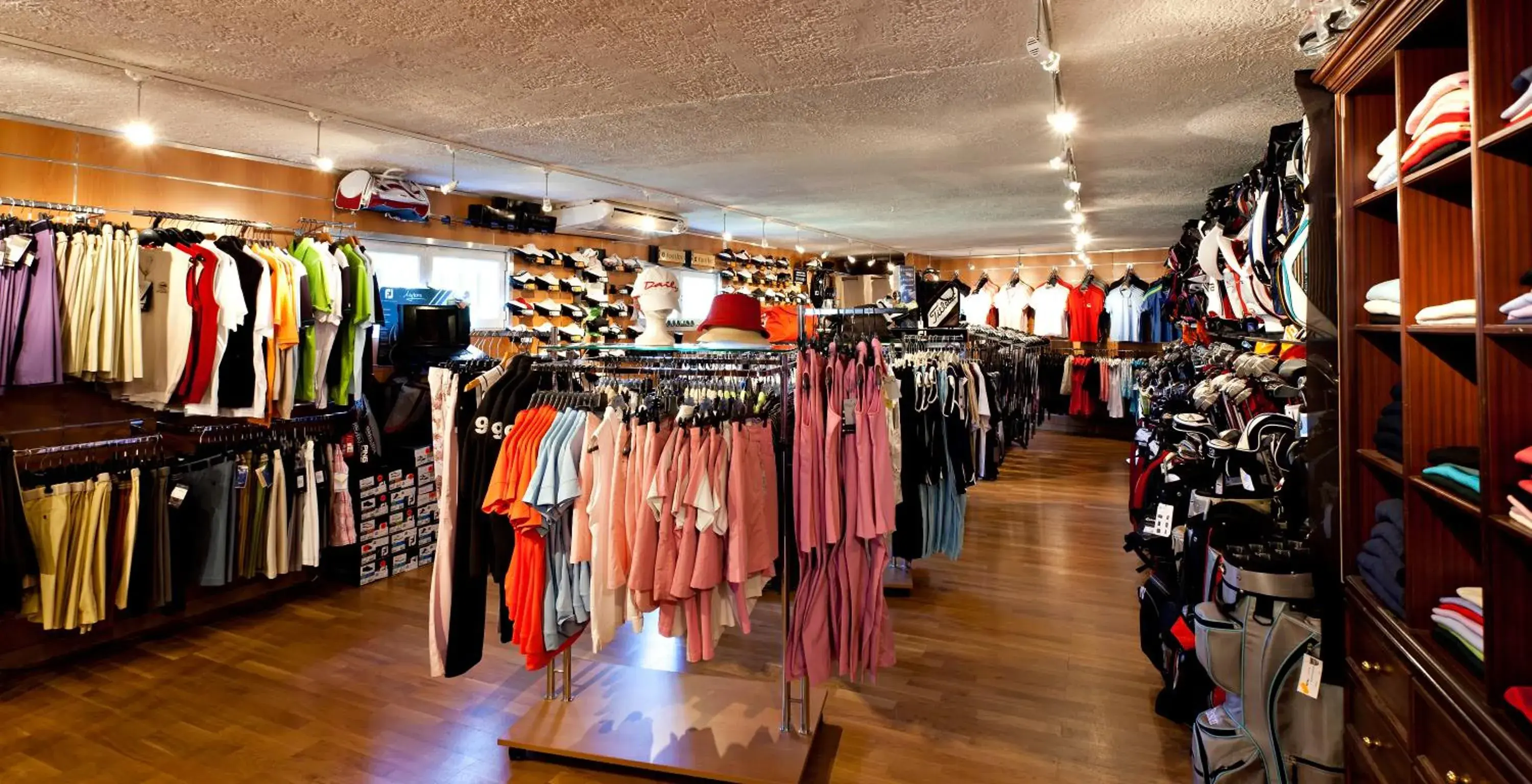 On-site shops, Supermarket/Shops in Golf Hôtel de Valescure & Spa NUXE