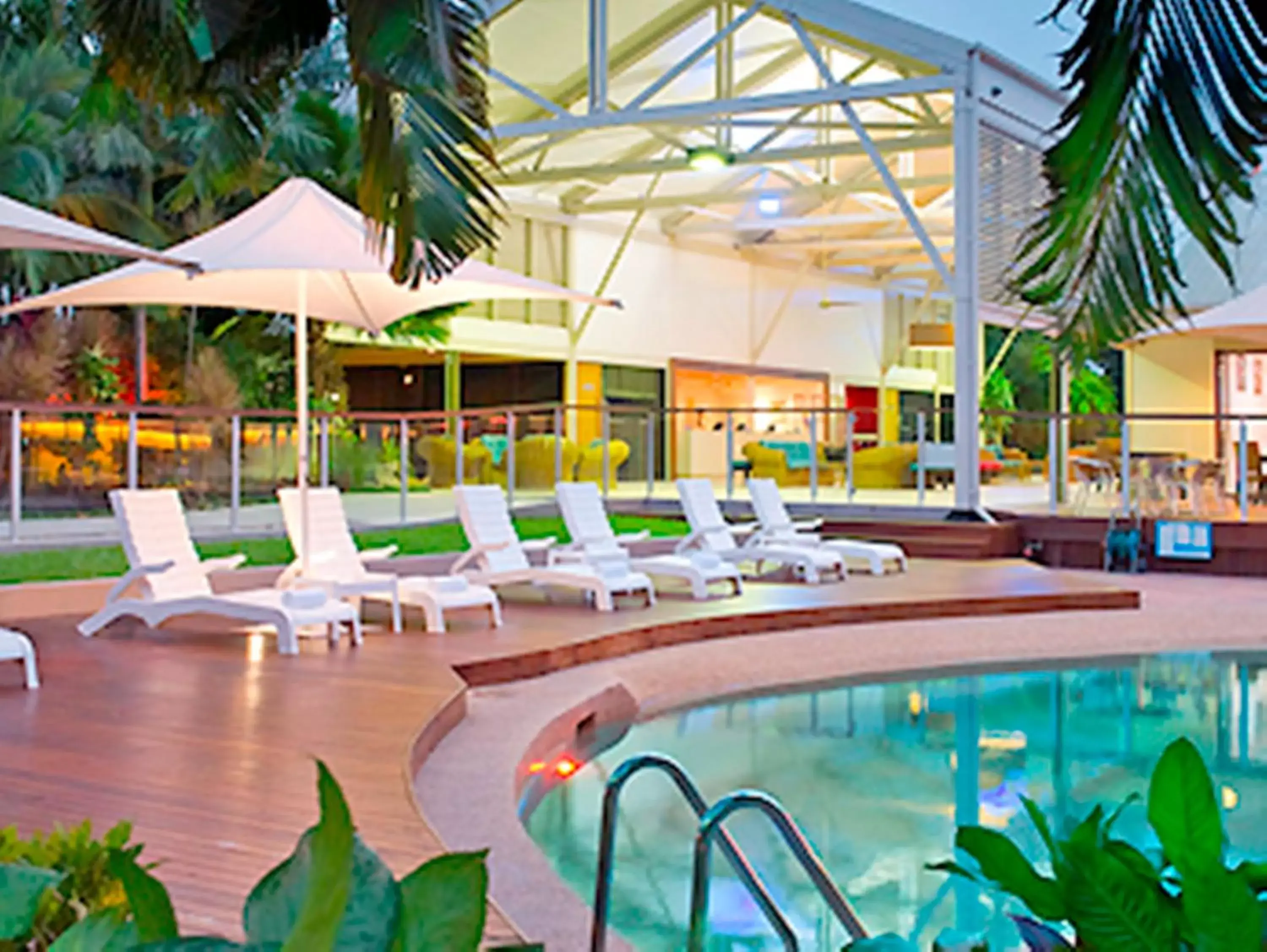 Property building, Swimming Pool in Mercure Townsville