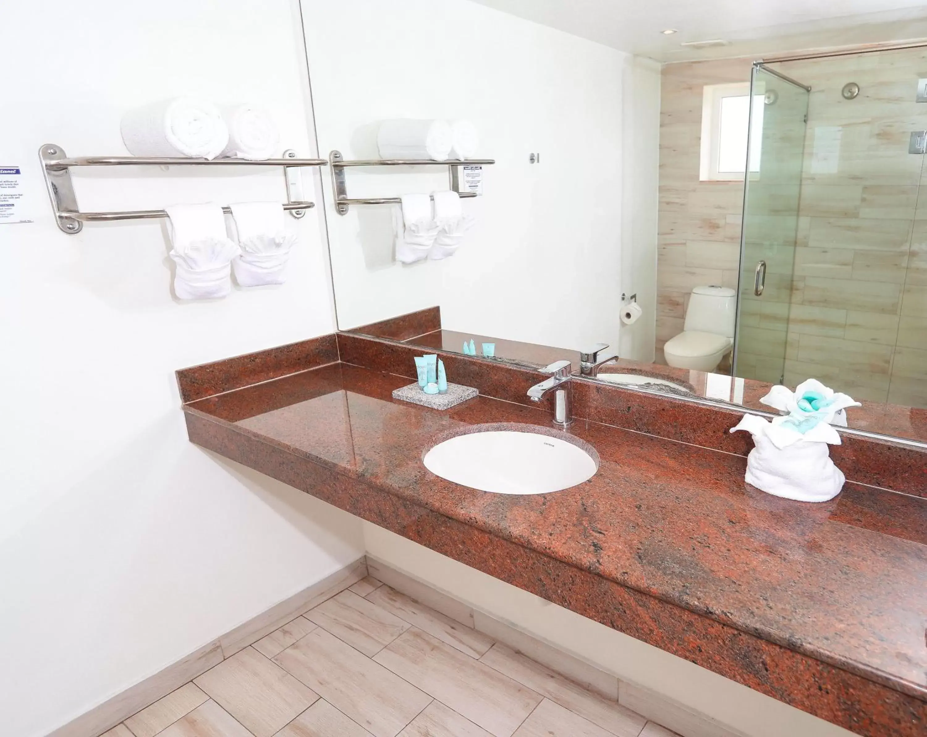 Bathroom in Royal Decameron Cornwall Beach - All Inclusive