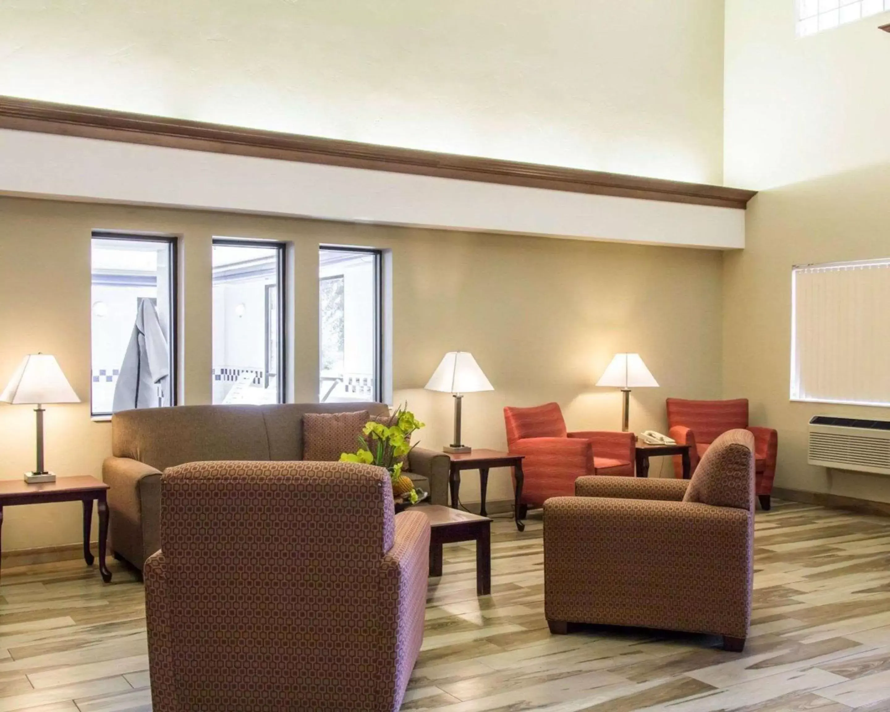 Lobby or reception, Seating Area in Quality Inn & Suites Vail Valley