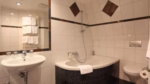 Bathroom in Aparthotel Astro - Nichtraucherhotel