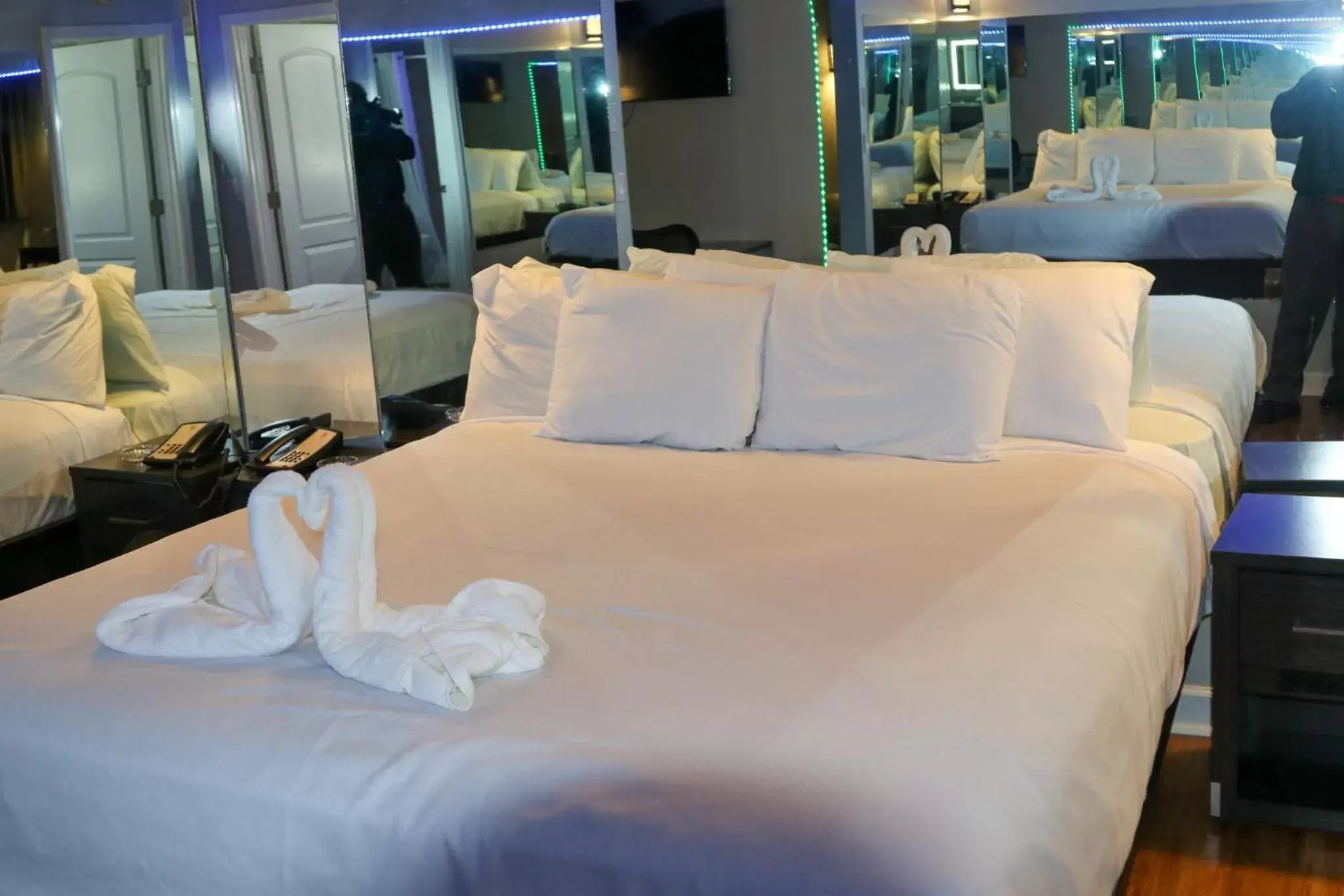 Bed in Envi Boutique Hotel