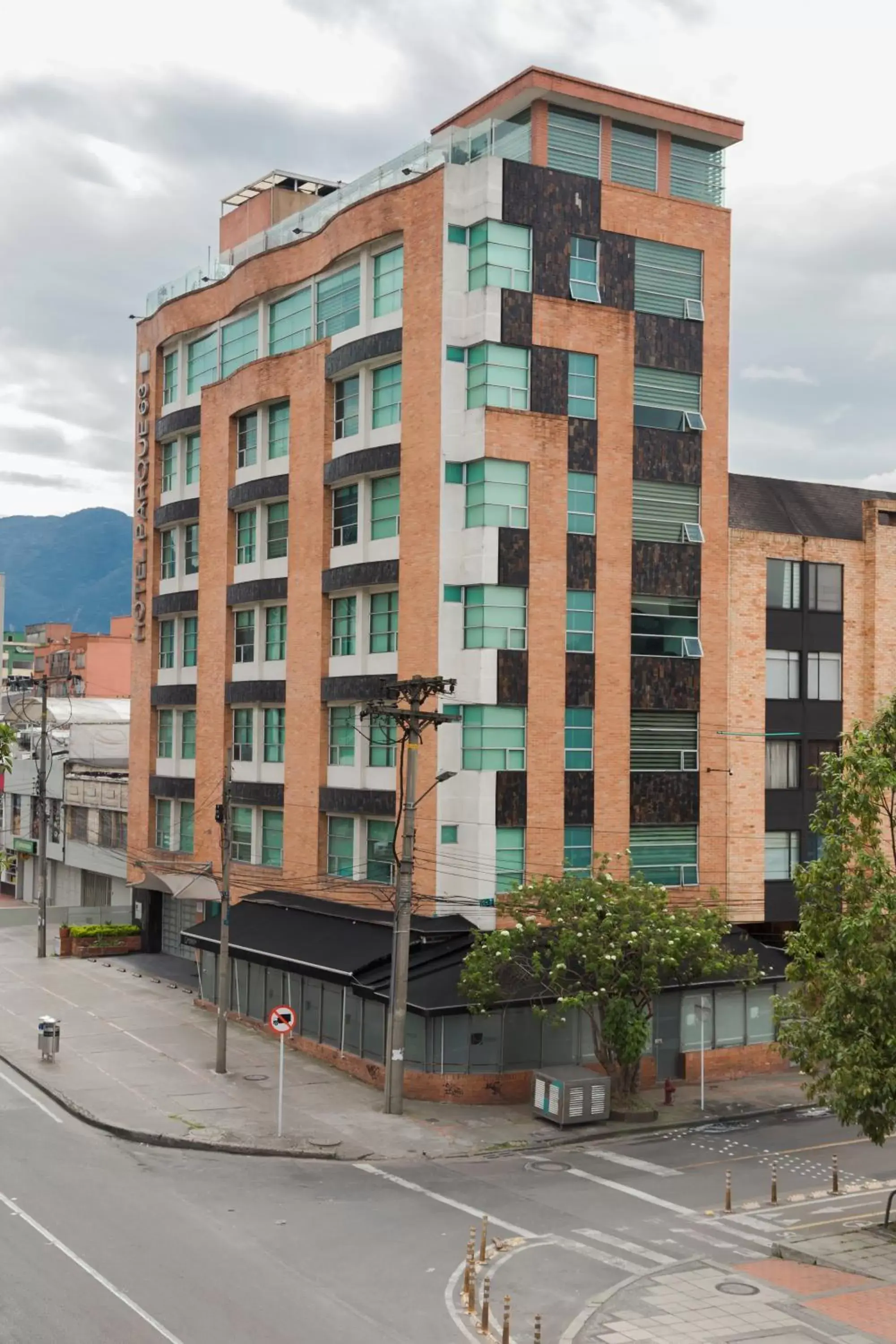 Property Building in Hotel Parque 63