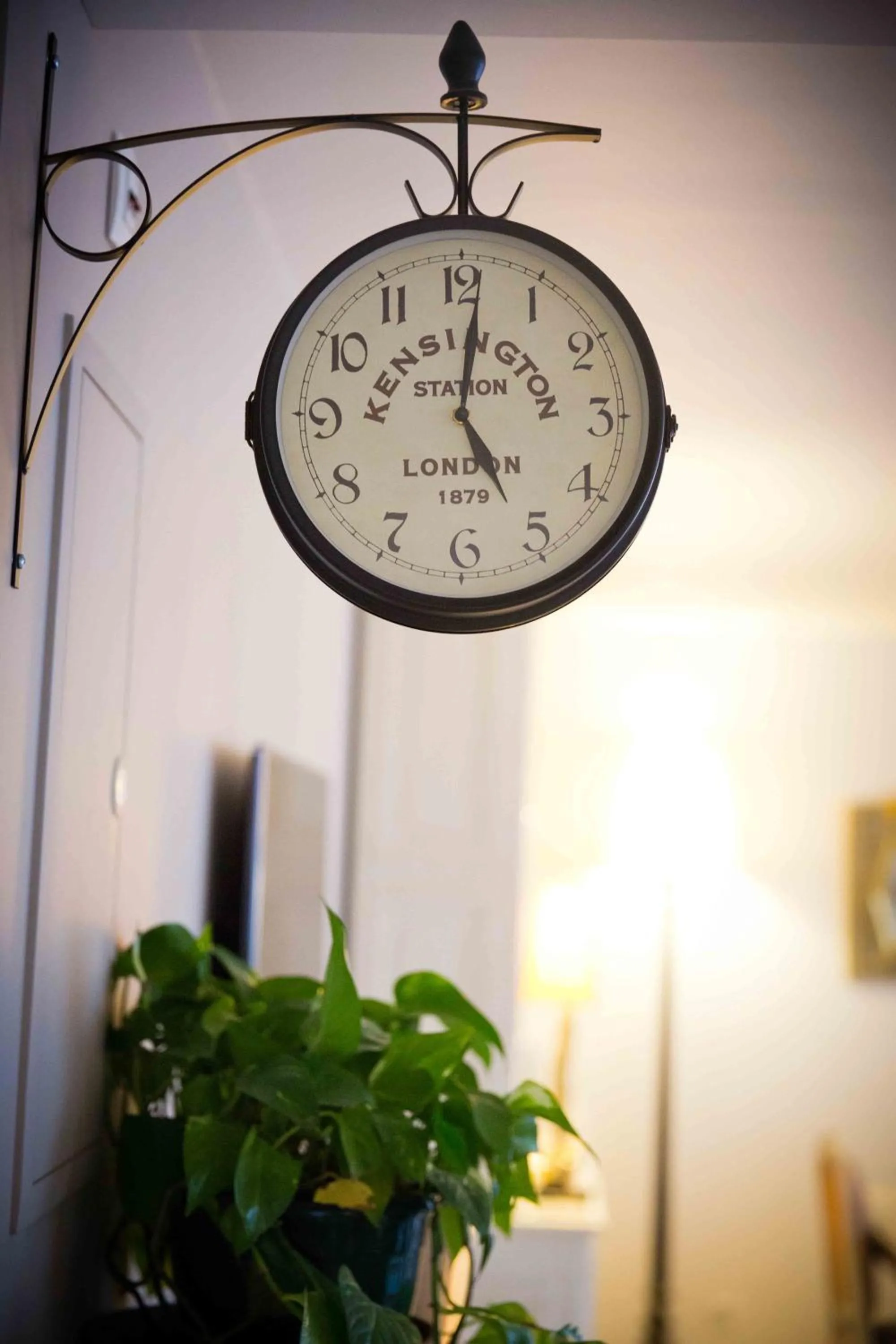 Decorative detail in Champerret Heliopolis