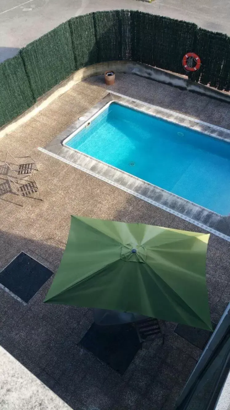 Pool view, Swimming Pool in Puerta de Santillana