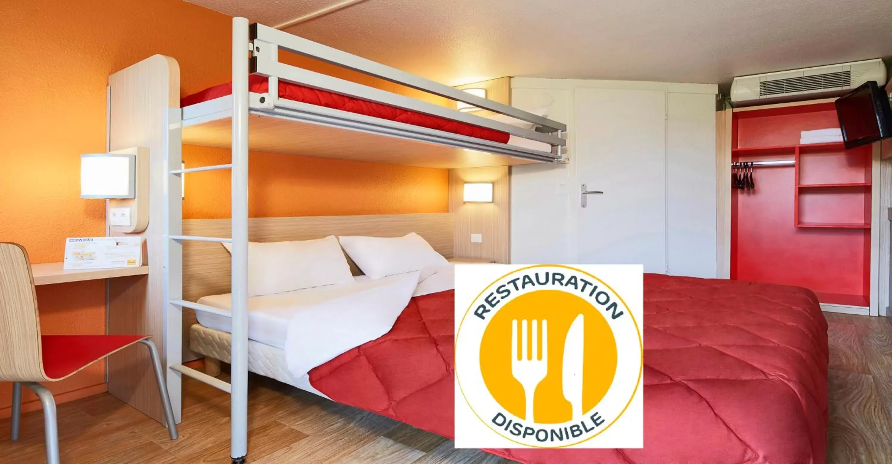 bunk bed in Premiere Classe Lille Sud - Seclin