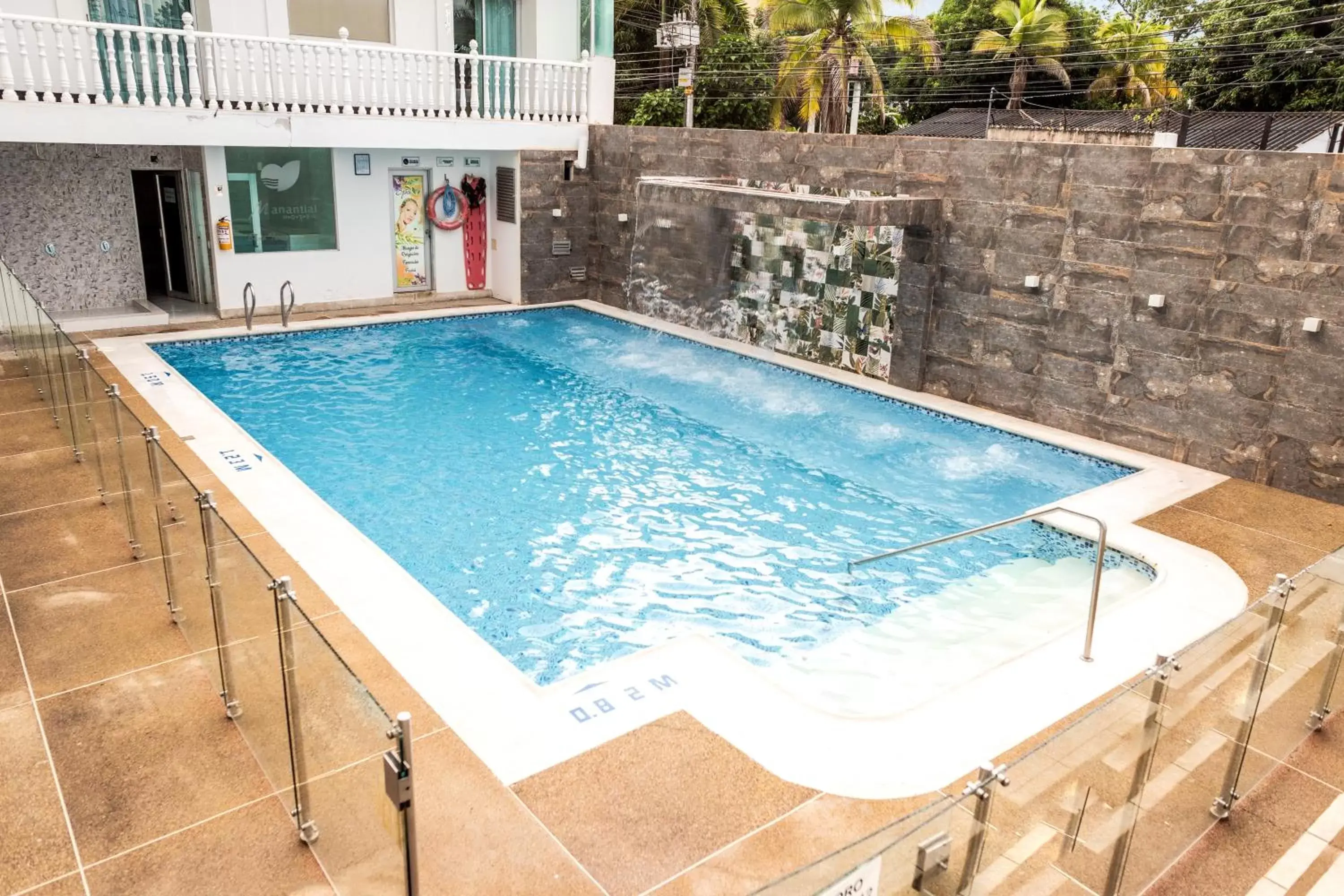 Swimming Pool in Hotel Manantial Melgar