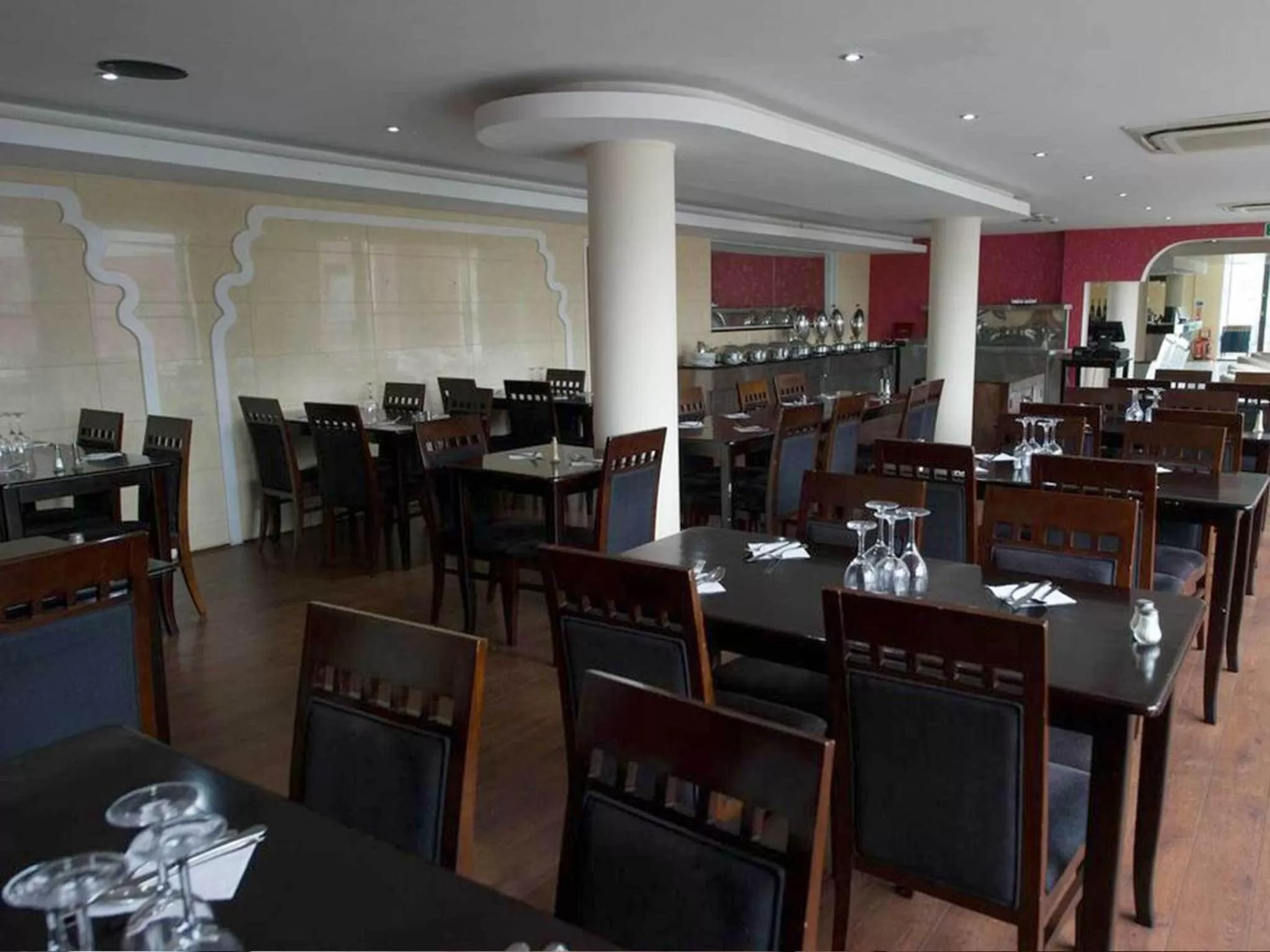 Restaurant/places to eat in Ramada Birmingham Oldbury M5 J2