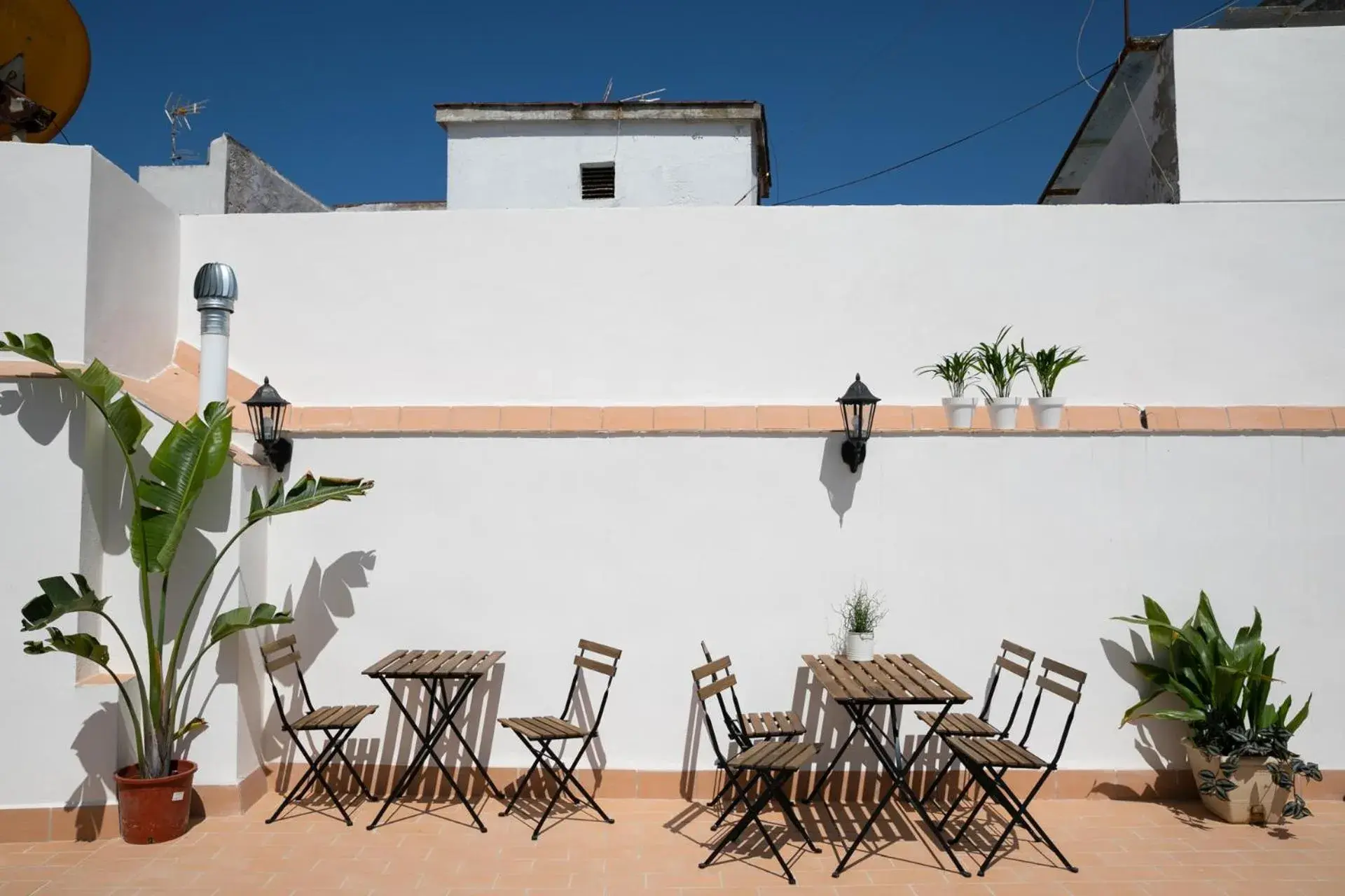 Balcony/Terrace in Planeta Cadiz Hostel