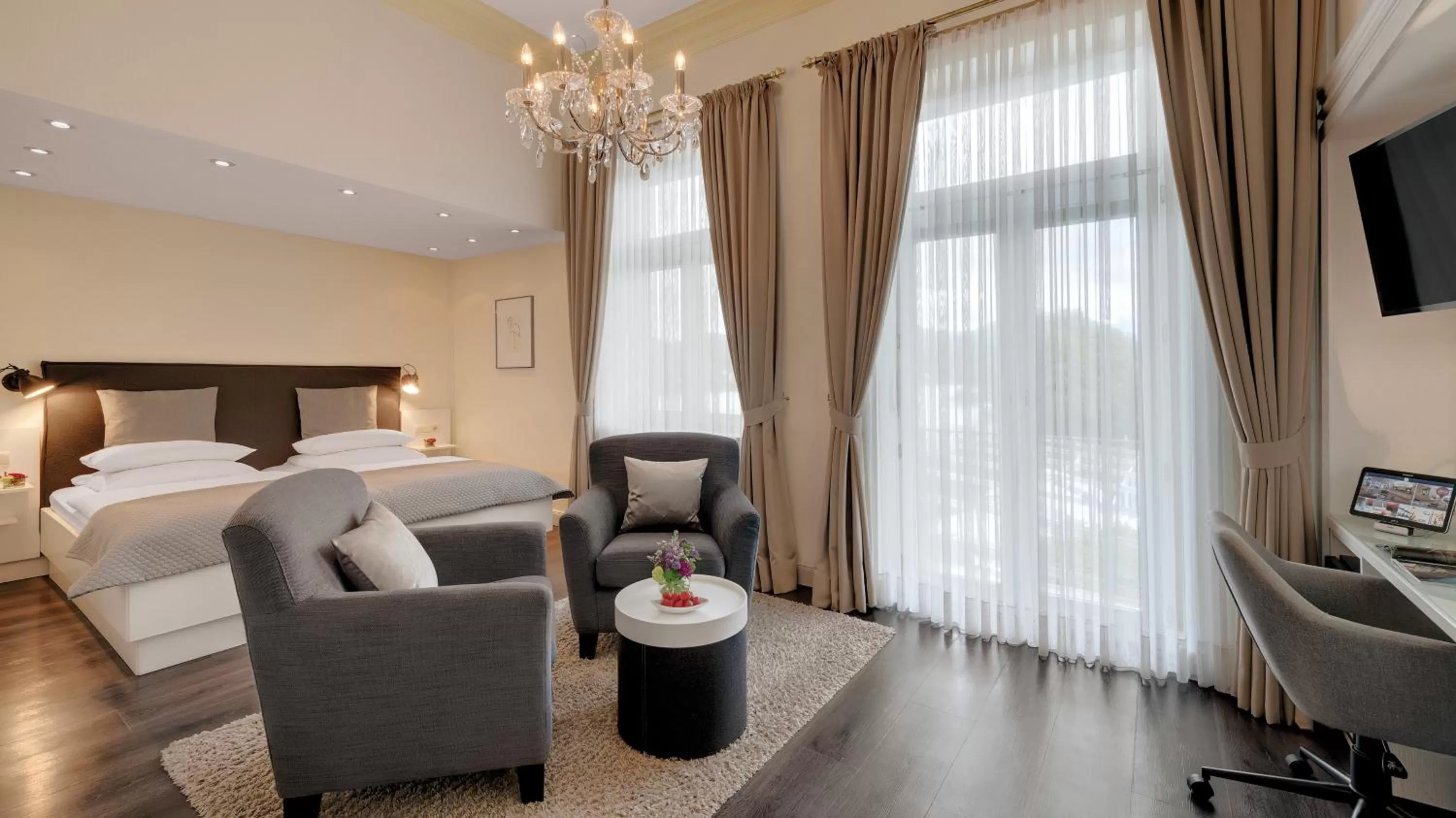 Photo of the whole room, Bed in Rheinhotel Dreesen