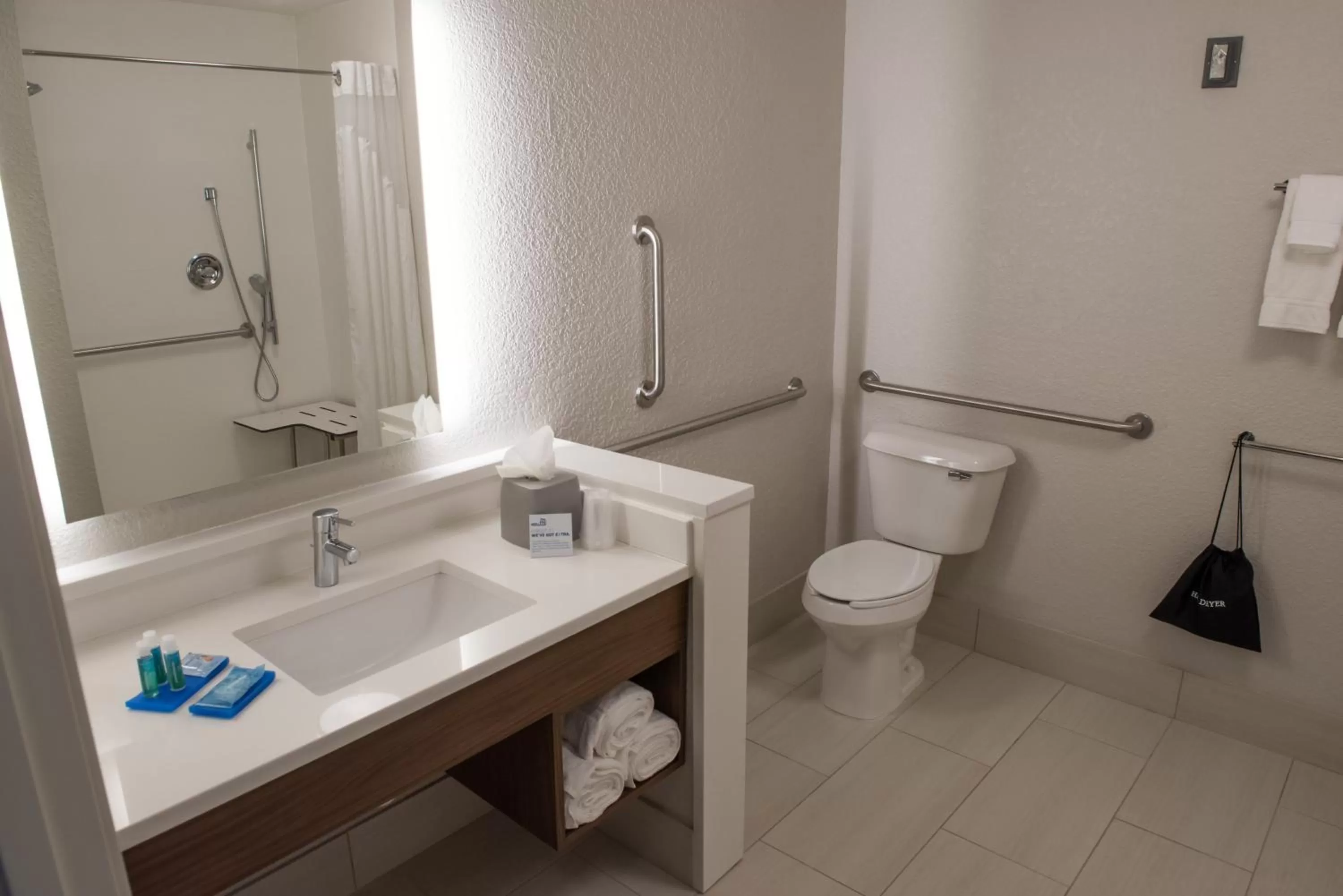 Bathroom in Holiday Inn Express & Suites - Orland Park Mokena by IHG