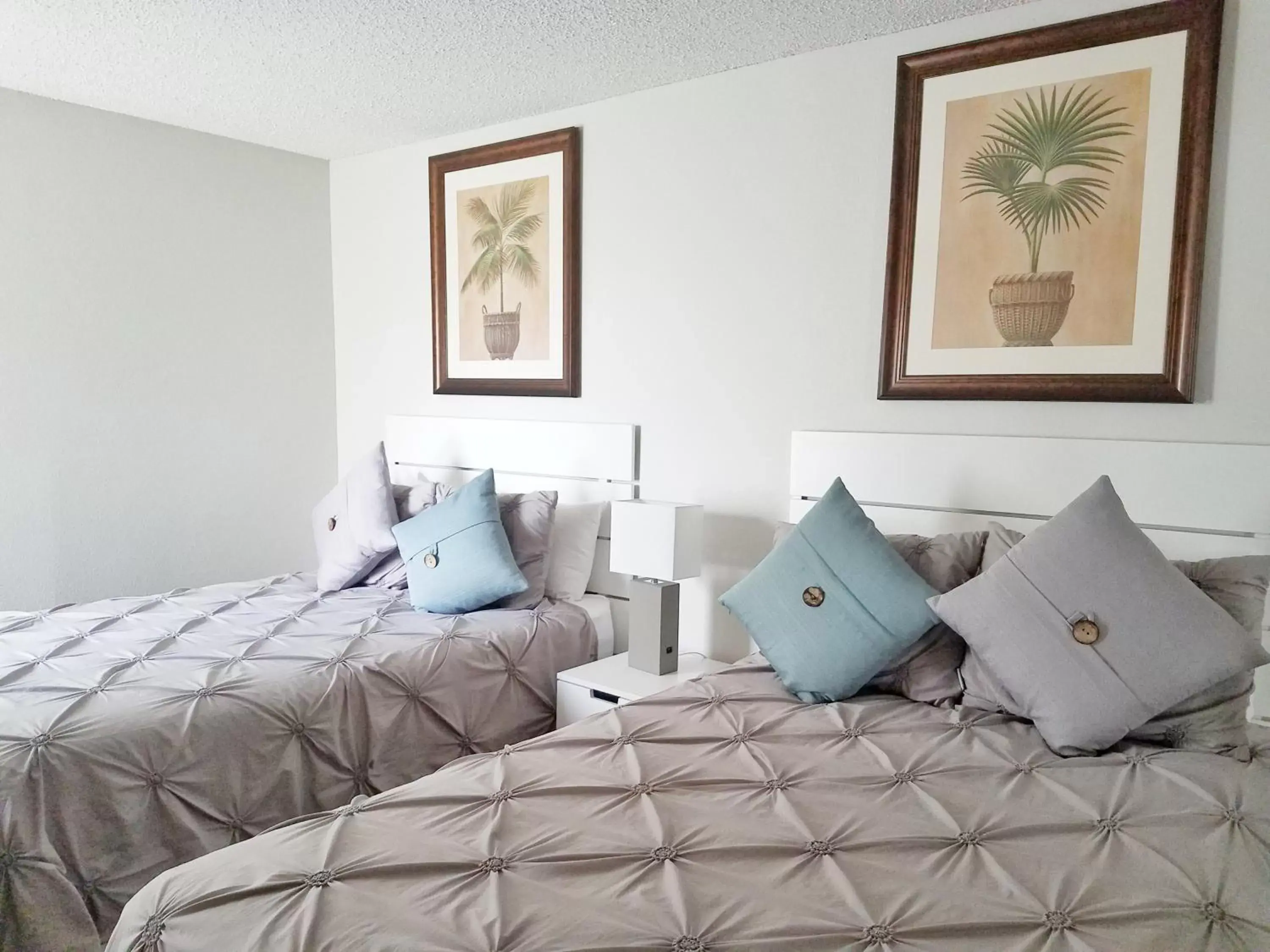 Bedroom, Bed in Parc Corniche Condominium Suites