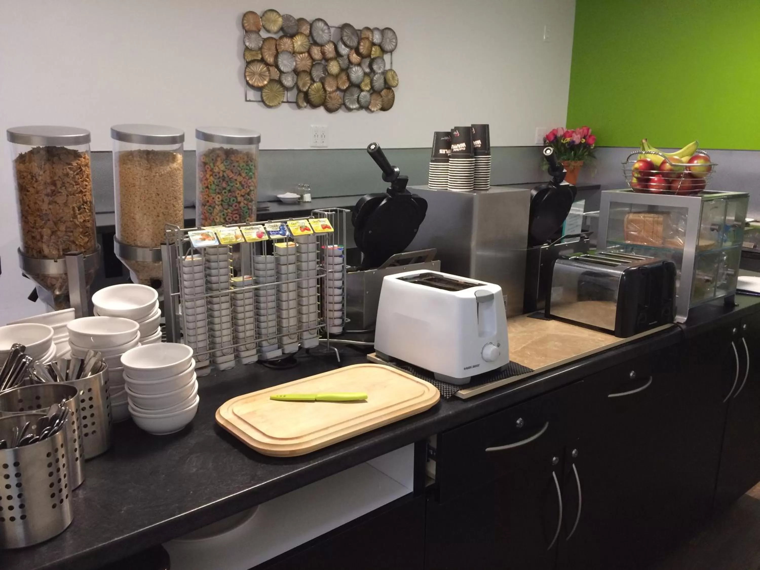 Food and drinks in Coastal Inn Moncton/ Dieppe