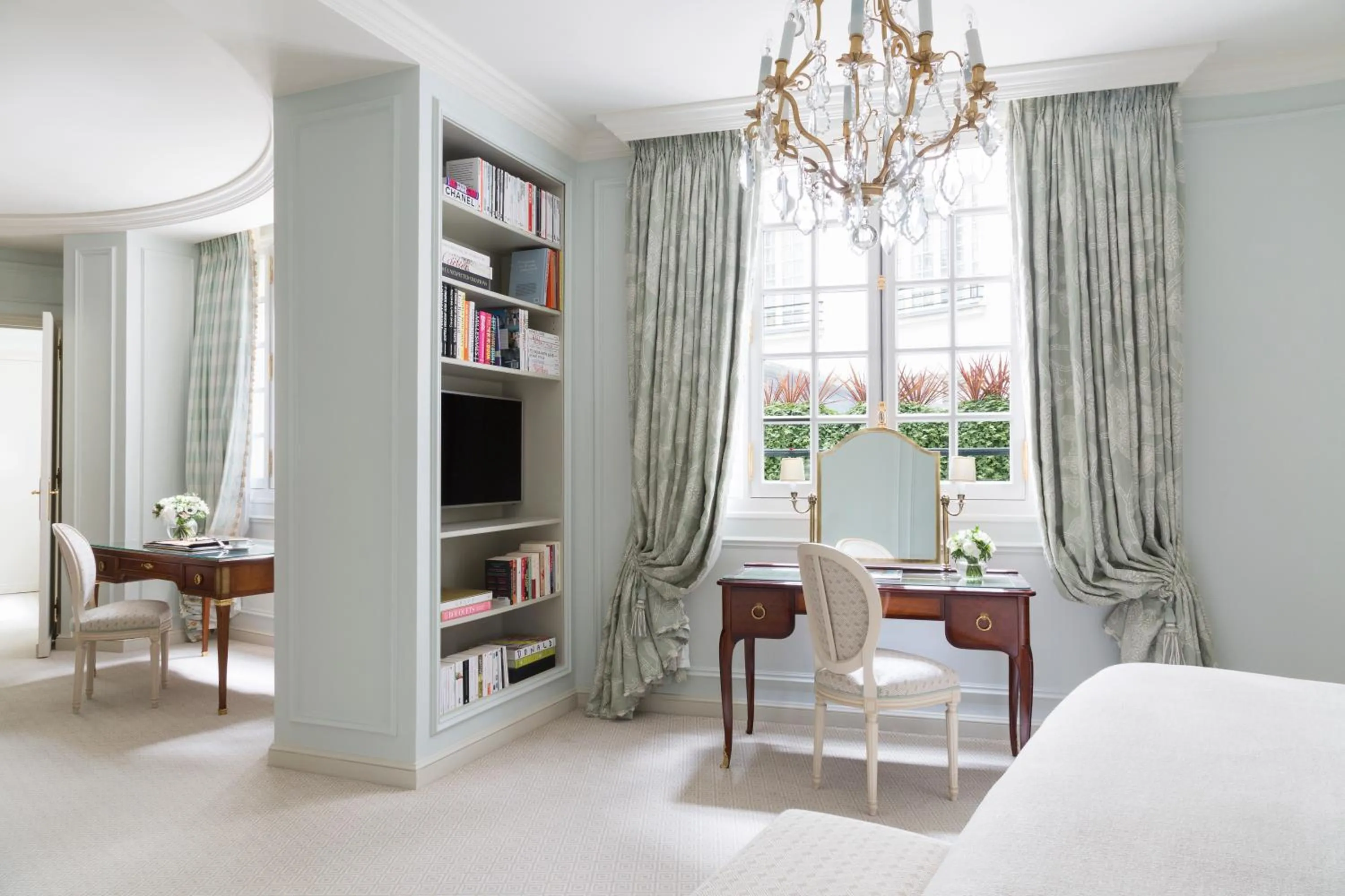 Photo of the whole room, Bed in Le Bristol Paris, Oetker Hotels