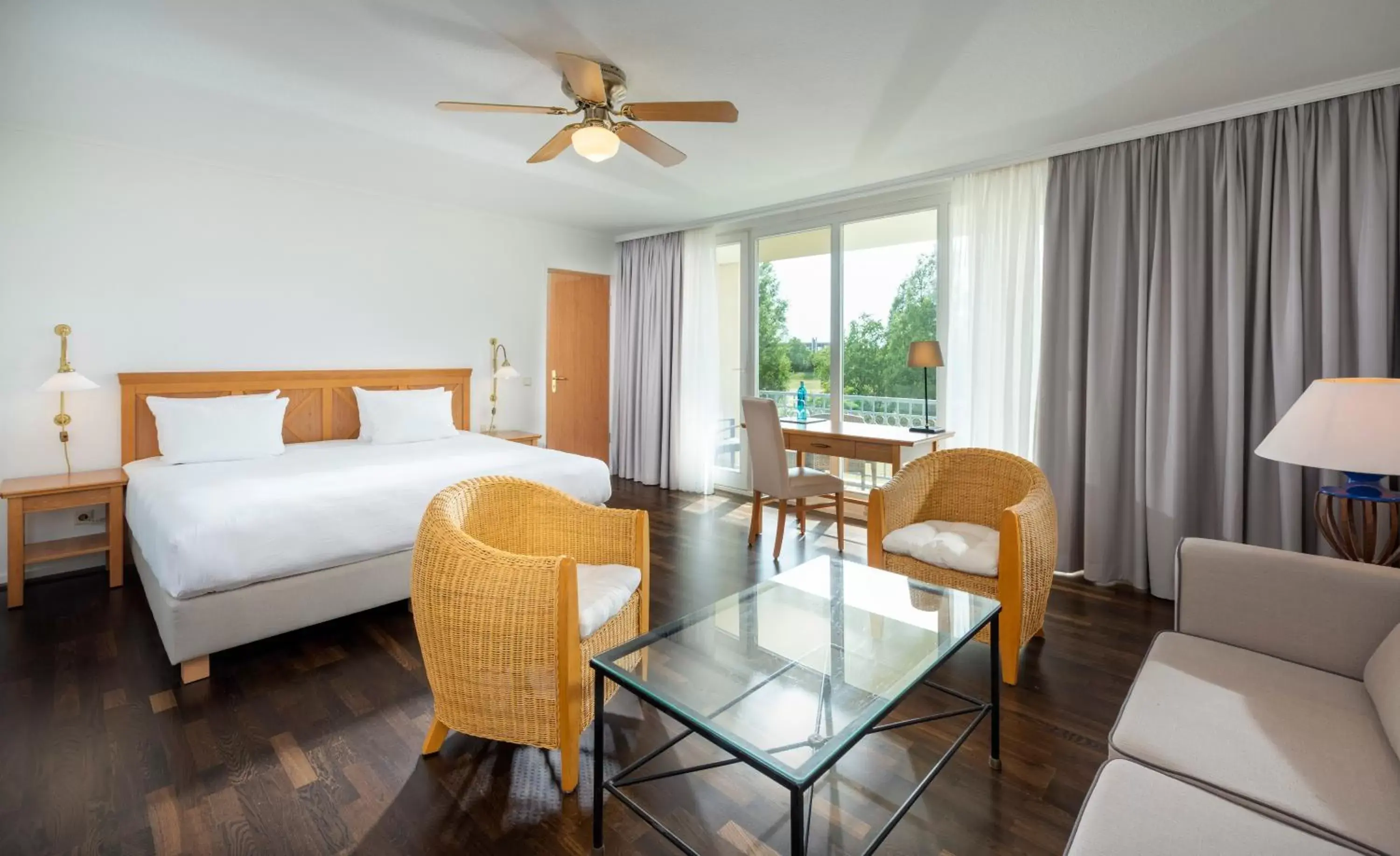 Seating area, Bed in Precise Resort Rügen Apartments & SPLASH Erlebniswelt Seating area, Bed in Precise Resort Rügen Apartments & SPLASH Erlebniswelt