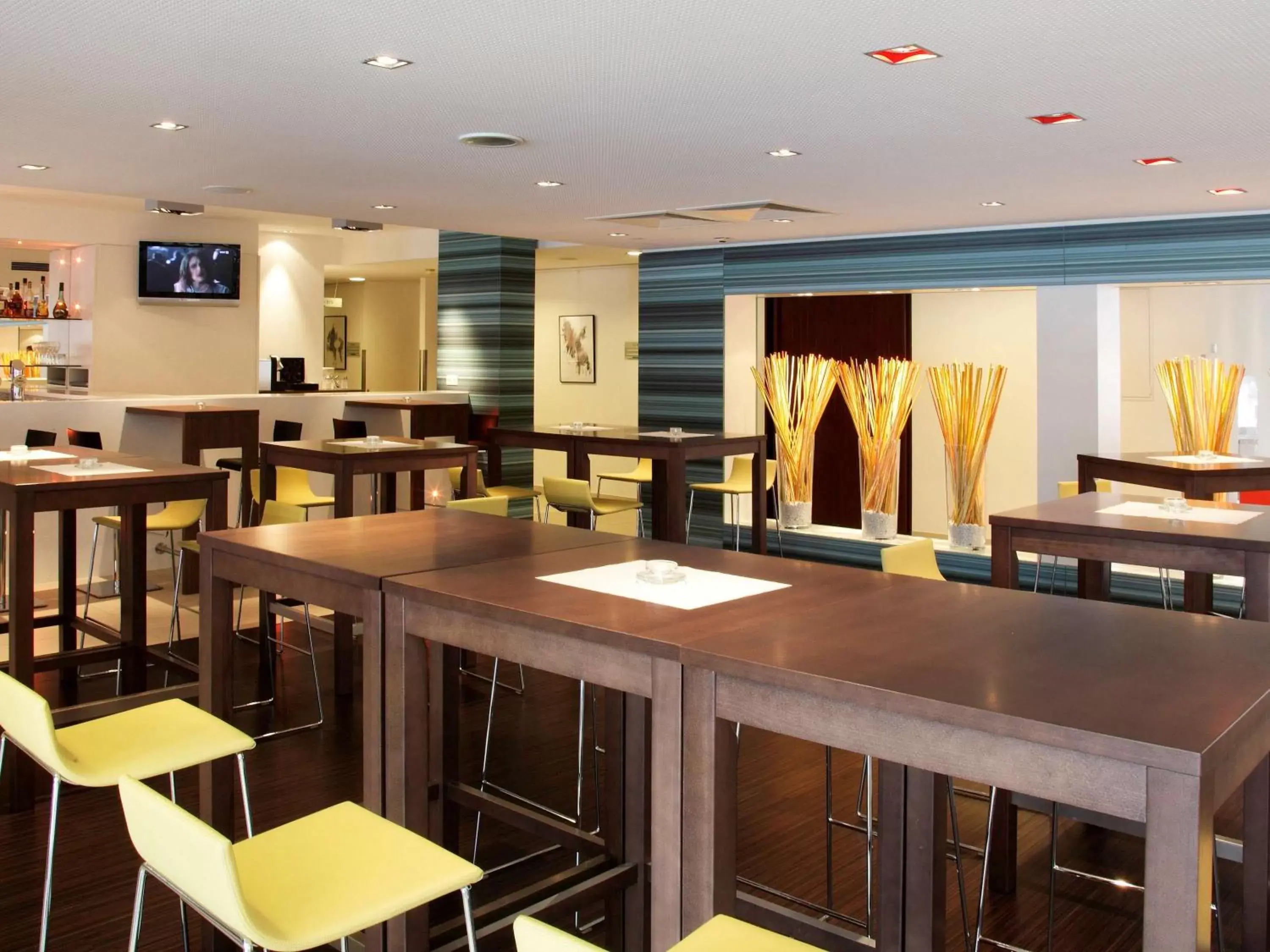 Lounge or bar, Restaurant/Places to Eat in Ibis Styles Linz