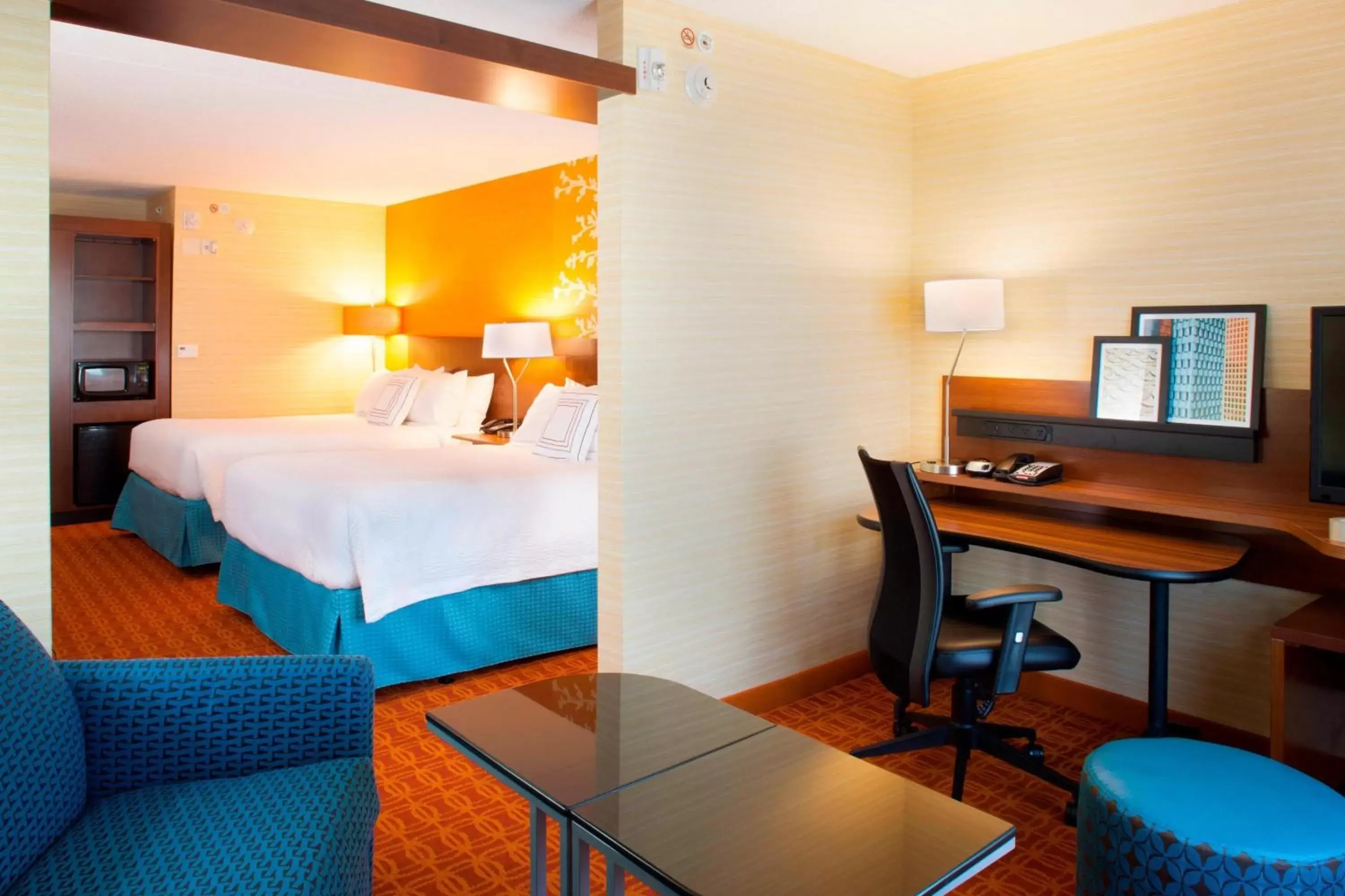 Photo of the whole room, Bed in Fairfield Inn & Suites by Marriott Atlanta Gwinnett Place