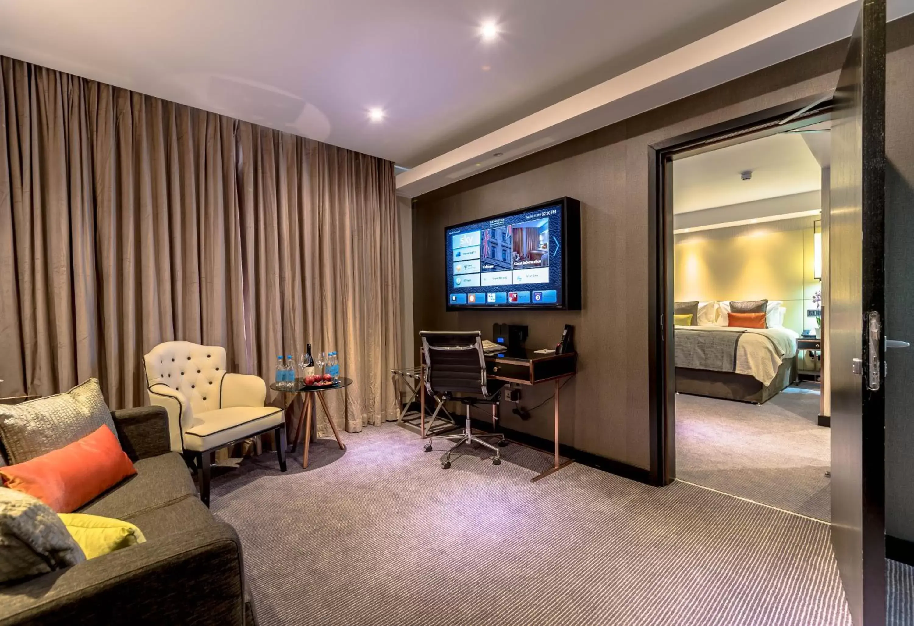 Living room, TV/Entertainment Center in Montcalm Royal London House-City of London