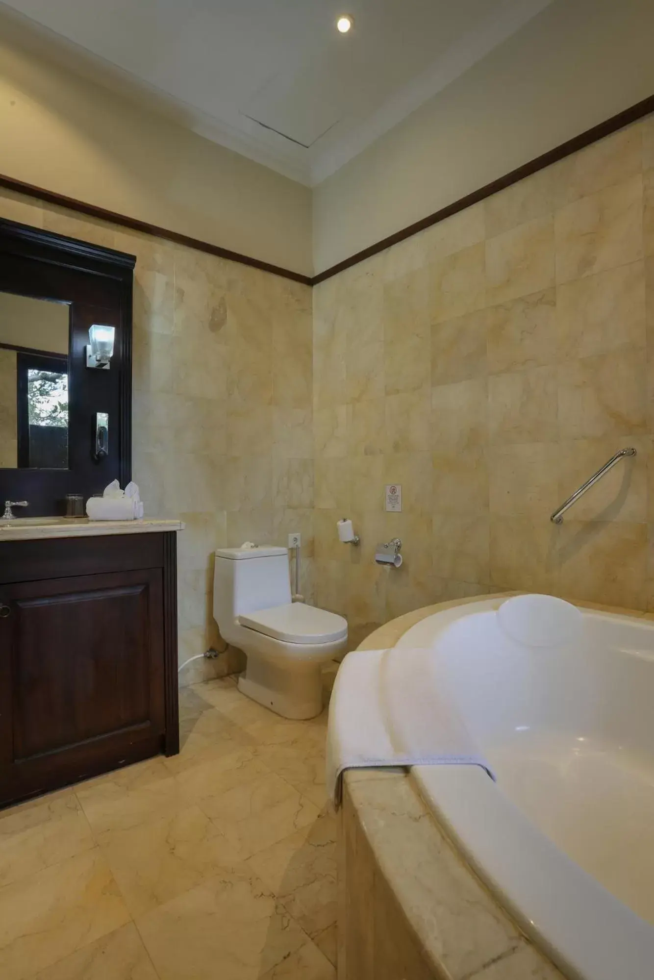 Bathroom in Manzelejepun Luxury Villa & Pavilion