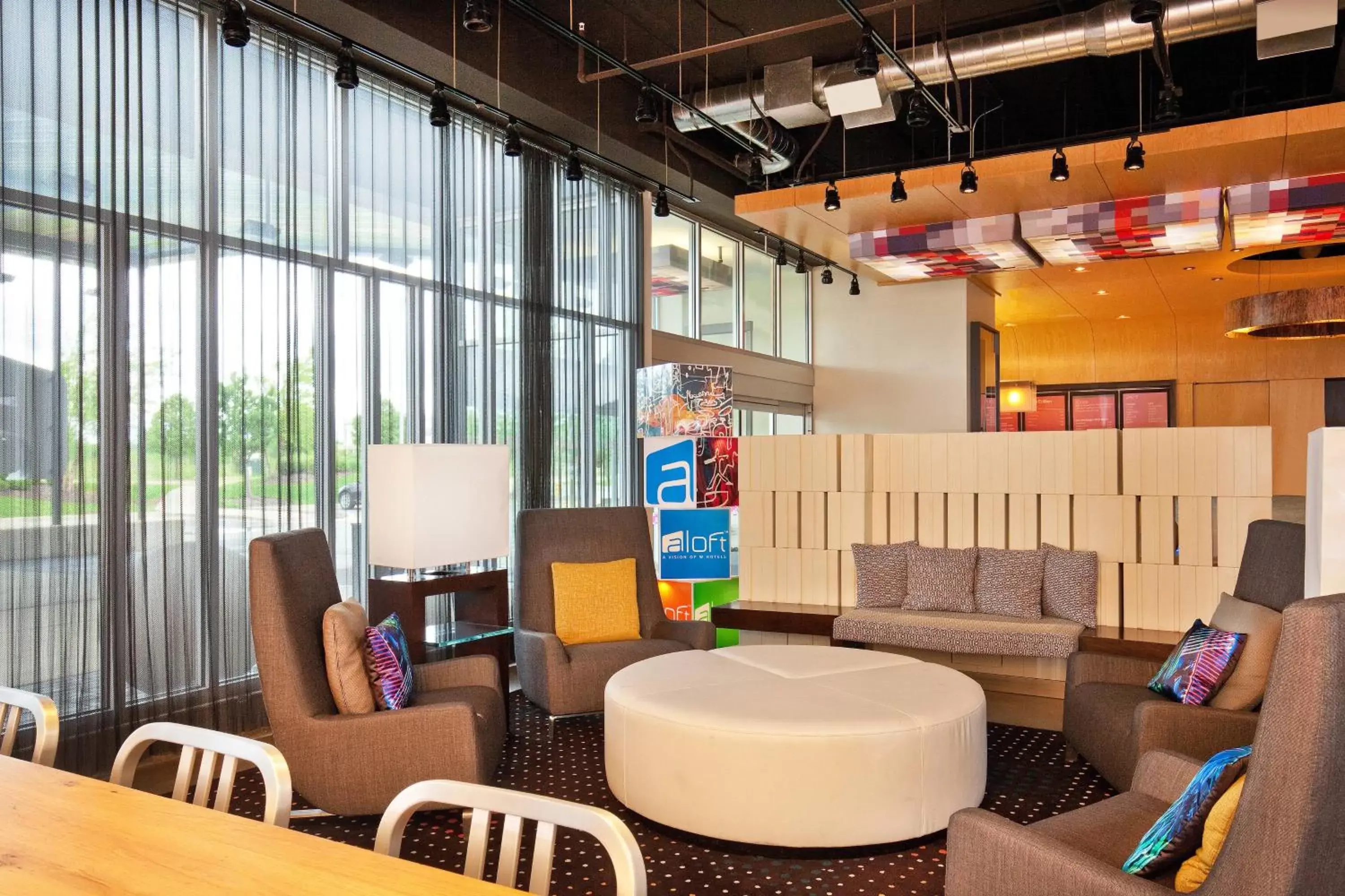 Restaurant/places to eat in Aloft Bolingbrook
