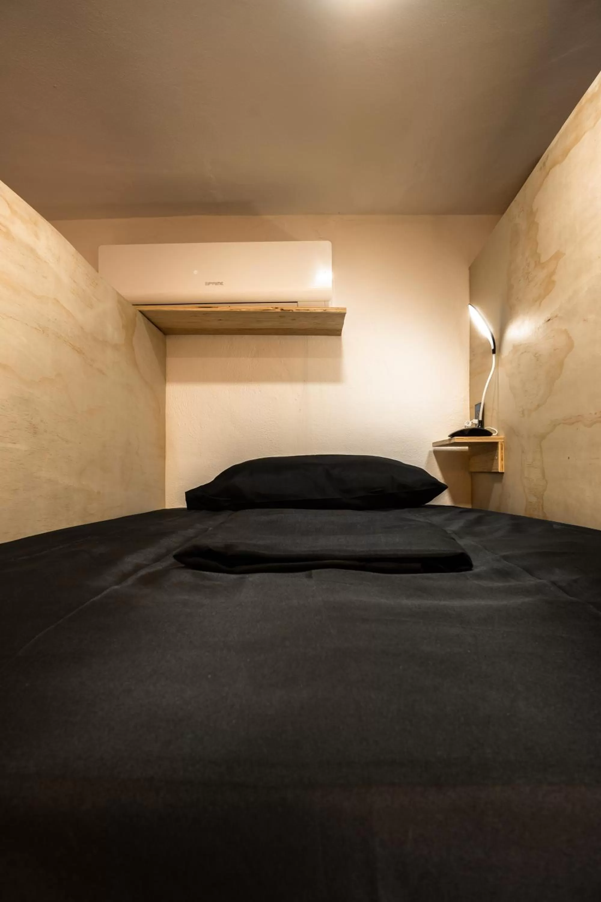 Bed in Maui hostel playa del carmen