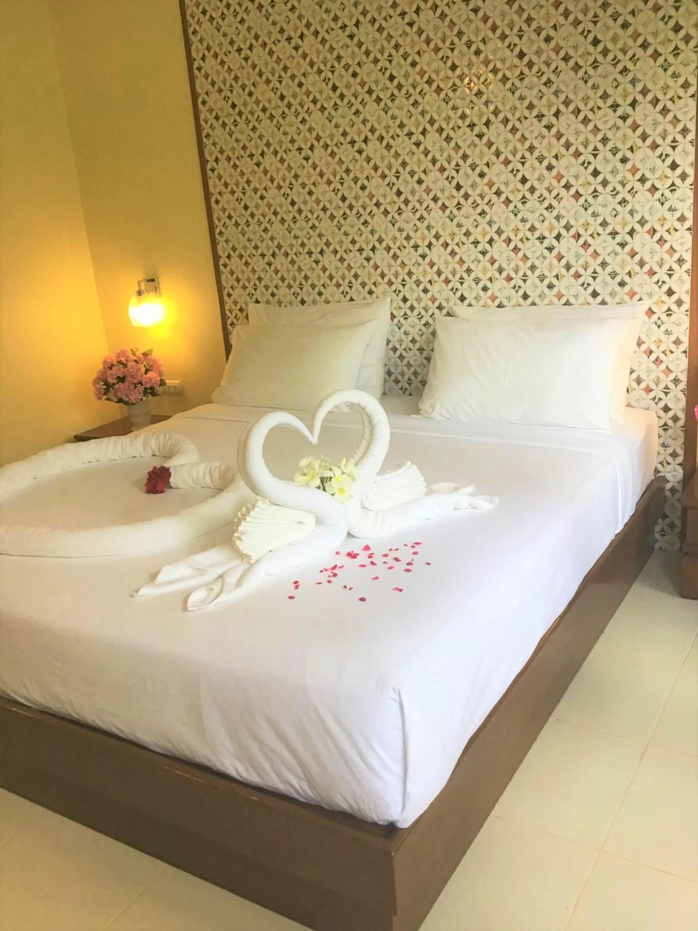 Bed in Pratum Resort