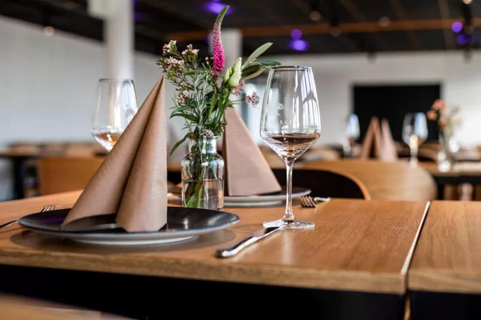 Restaurant/places to eat in GINN Hotel Hamburg Elbspeicher