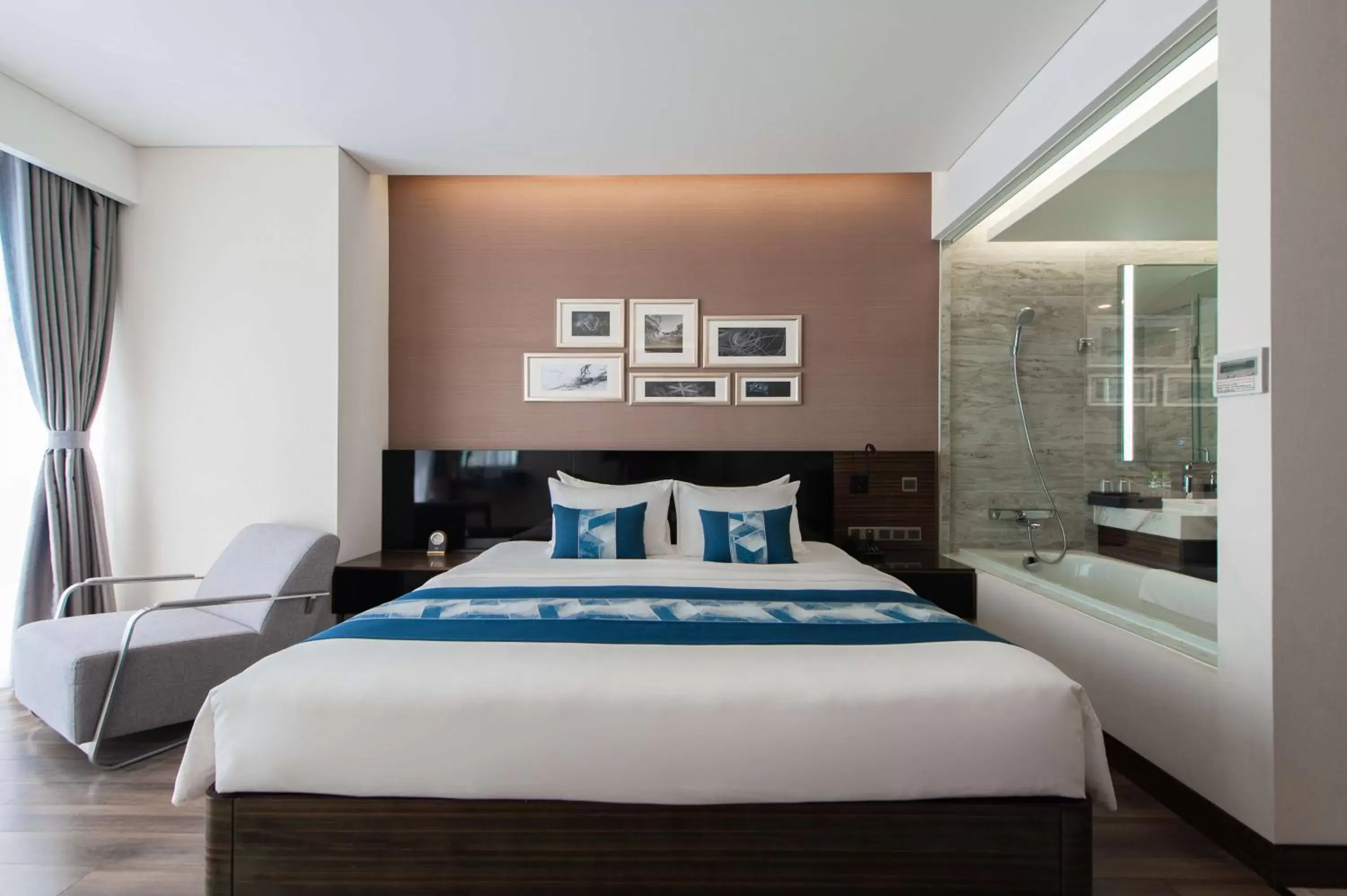 Bed in Queen Ann Nha Trang Hotel