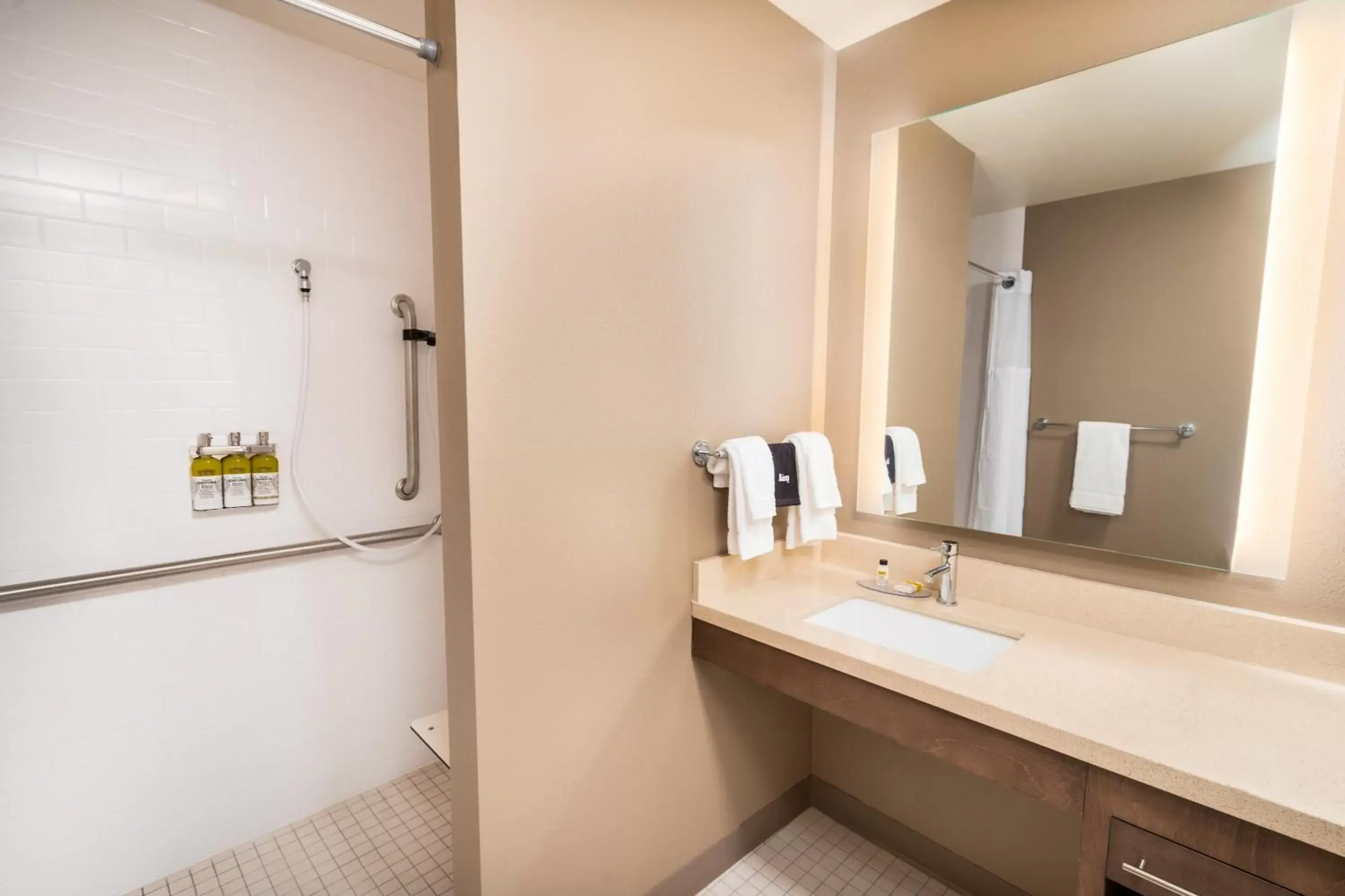 Photo of the whole room, Bathroom in Staybridge Suites Coeur d'Alene, an IHG Hotel