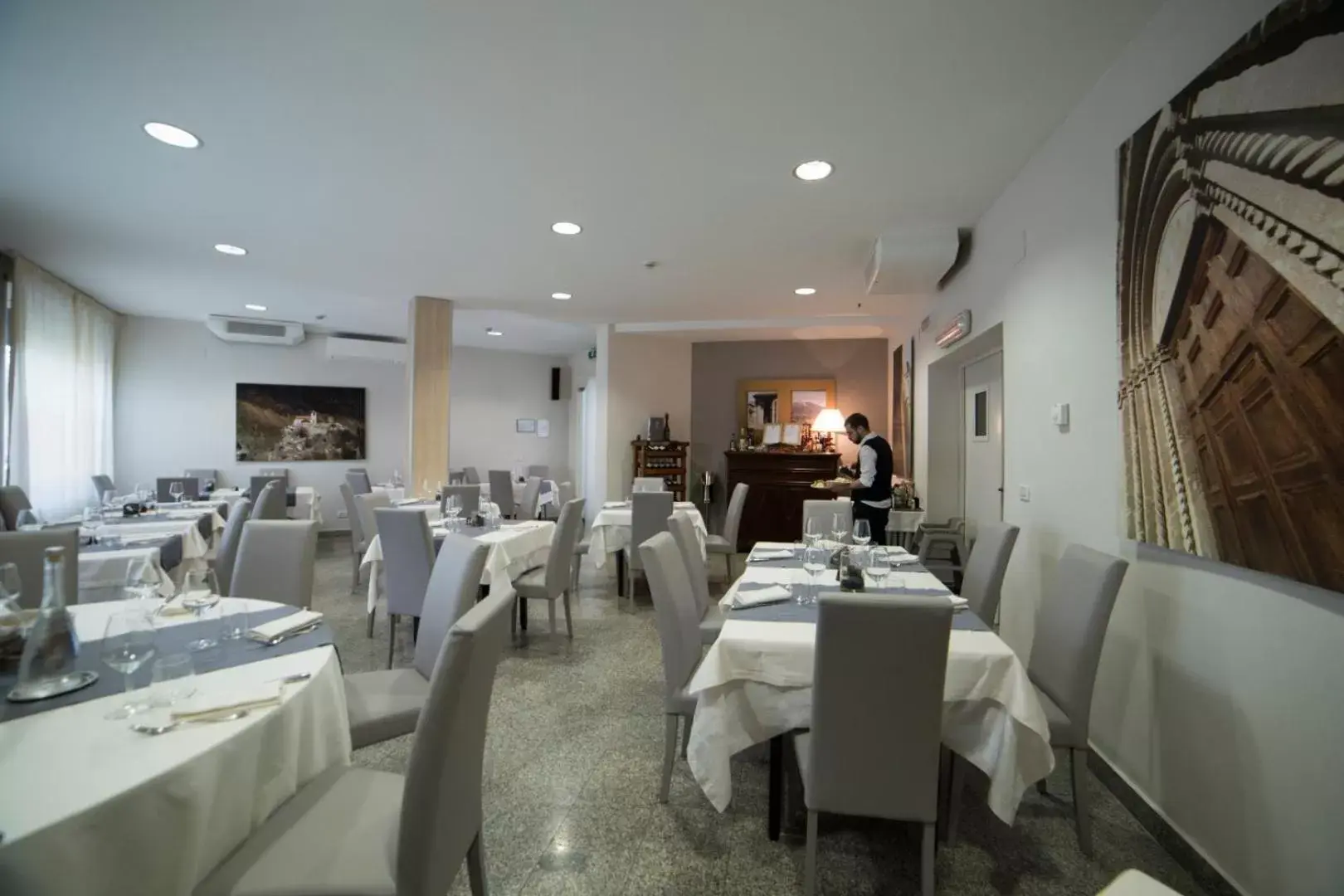 Restaurant/Places to Eat in Hotel Delle Rose