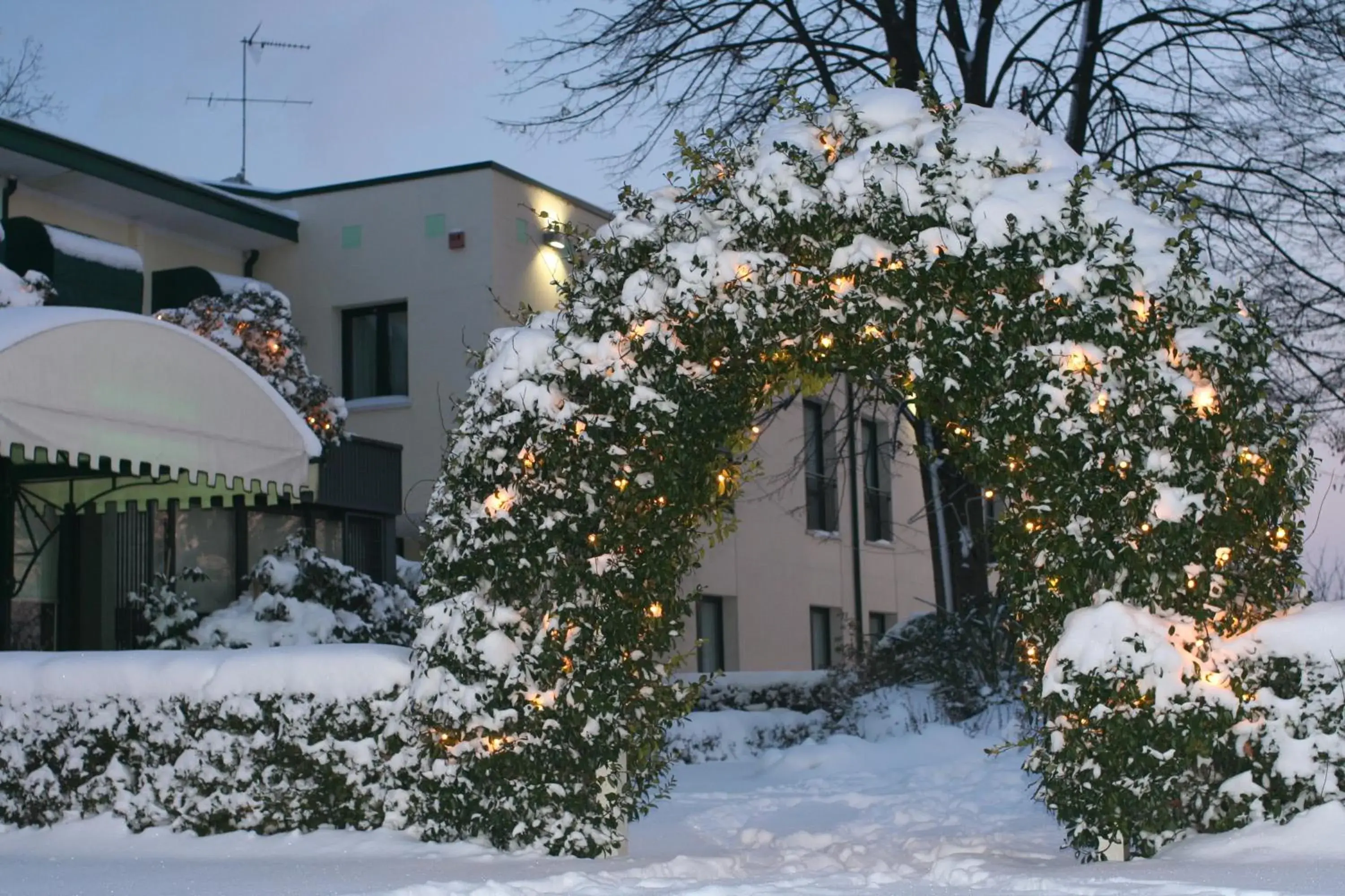 Facade/entrance, Winter in Hotel all'Orso